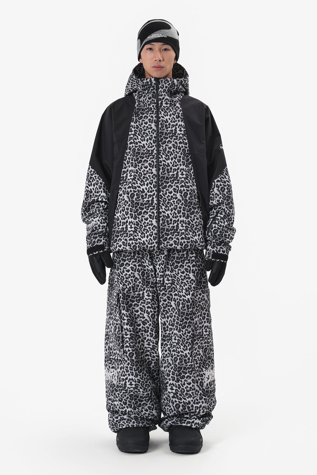 VOLT CARGO BIG PANTS (WIDE FIT LV.1) LEO WHITE