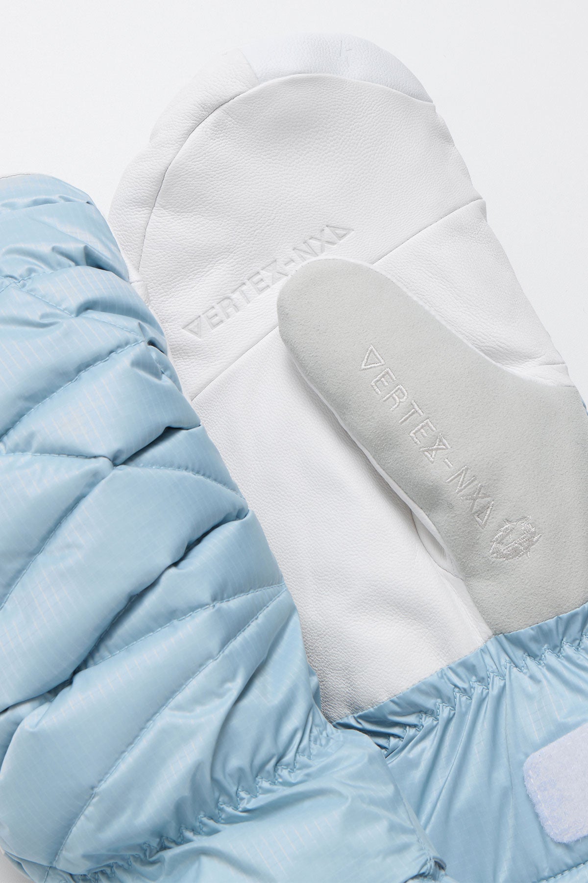 25 GORE-TEX DOWN MITTEN WINTER SKY (Ship-out date : 25.11.12 KST)