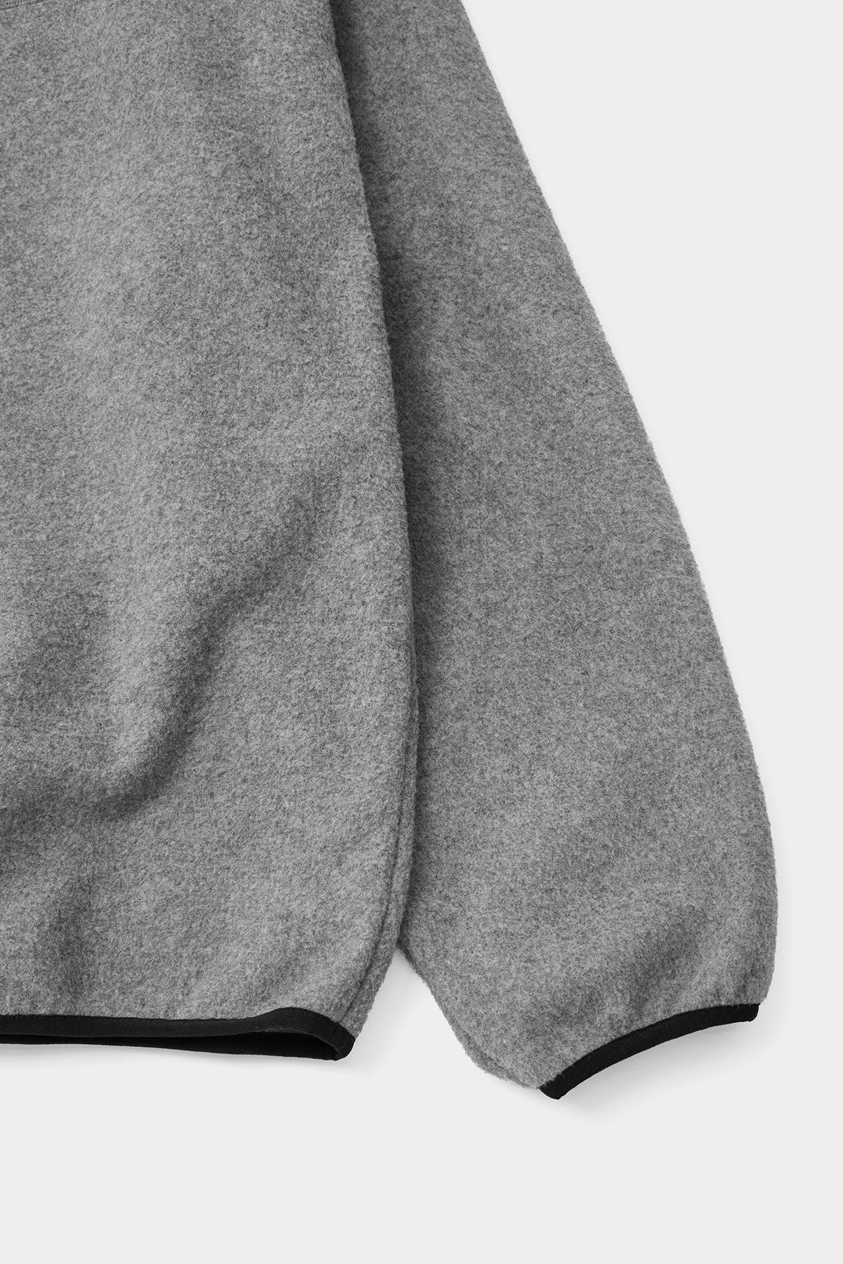 FLEECE MOCK NECK WARM GREY (Delivery date : 26.09.28)