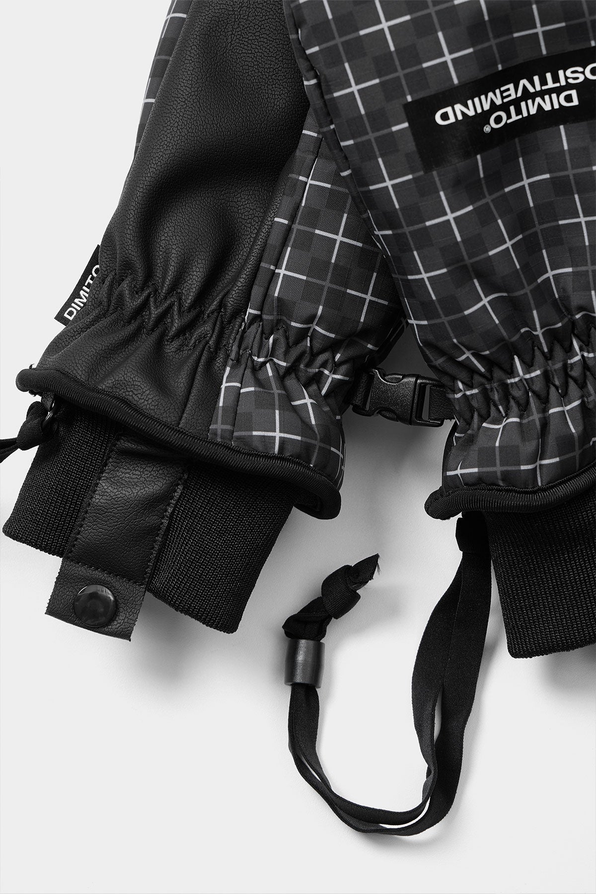 PATTERN MITTEN CROSS CHECK BLACK