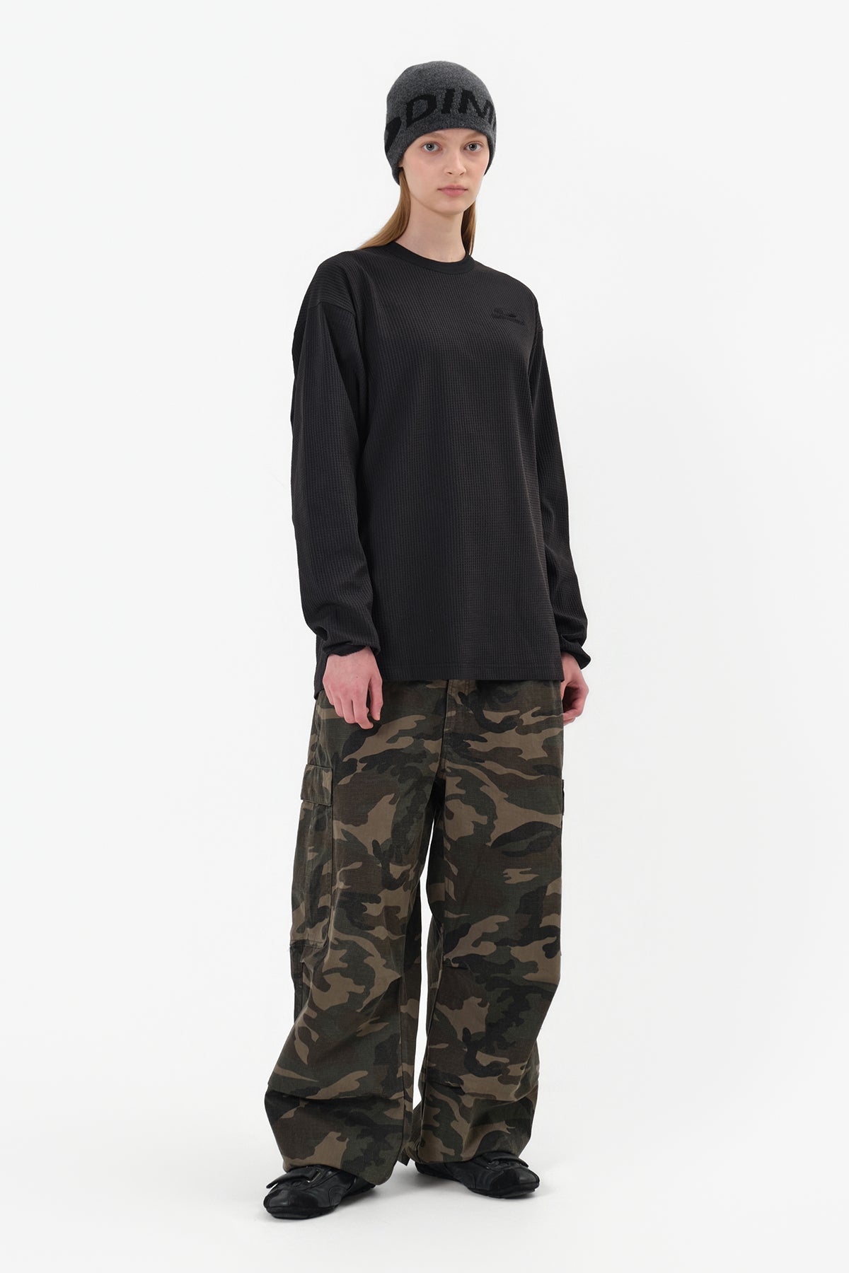 LIGHT WEIGHT WAFFLE LSV TEE BLACK