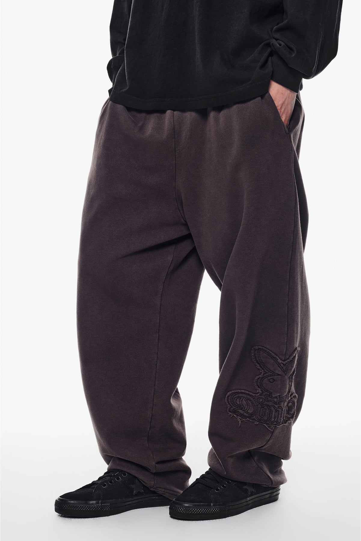 [PLAYBOY x DIMITO] BUNNY SWEATPANTS WASHED WINE