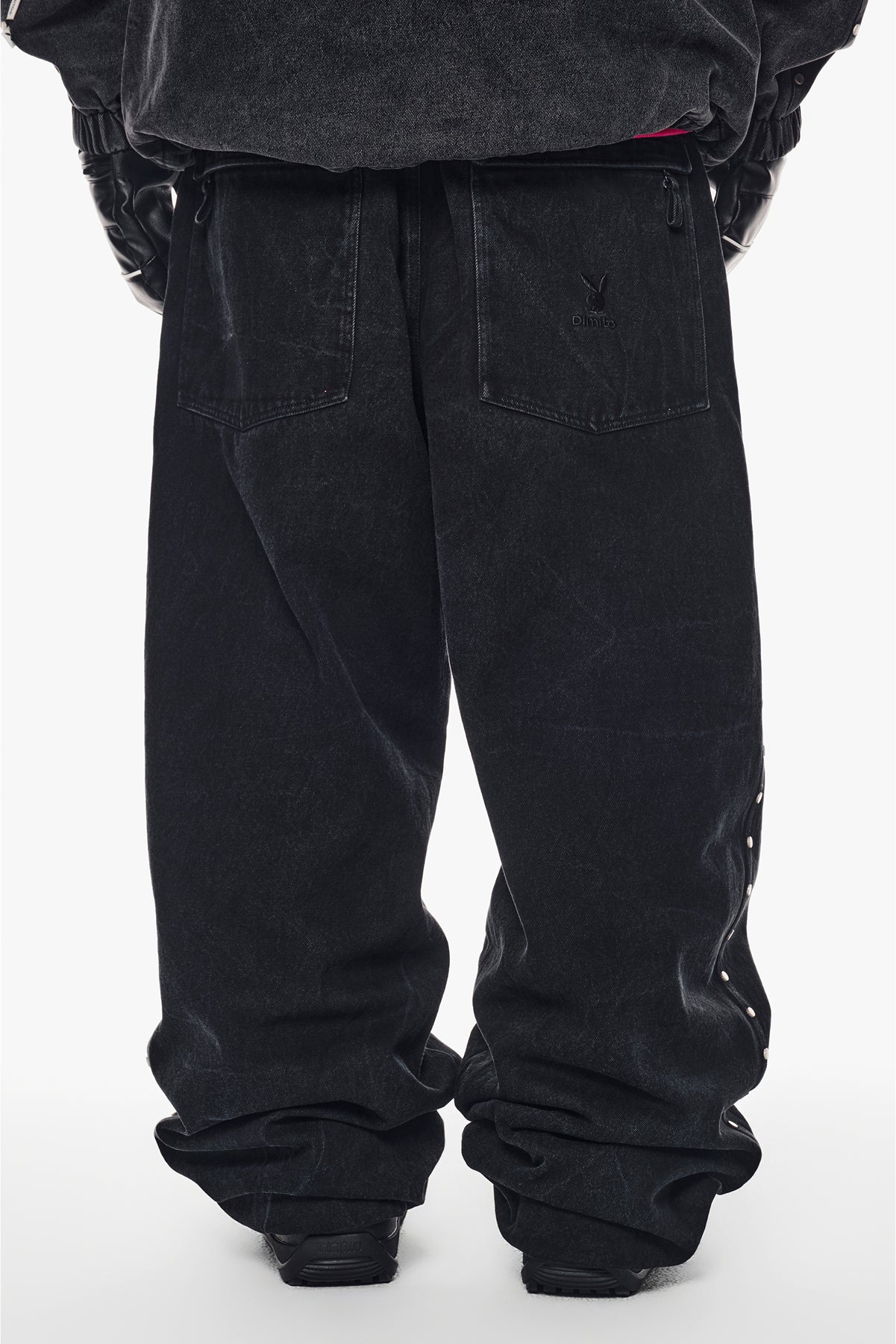 [PLAYBOY x DIMITO] STUD LINE OG DENIM PANTS (WIDE FIT LV.2) WASHED BLACK