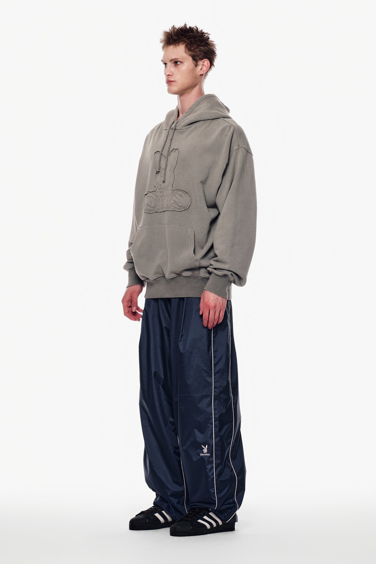 [PLAYBOY x DIMITO] PIPING BANDED PANTS (WIDE FIT LV.2) CLOUDY BLUE