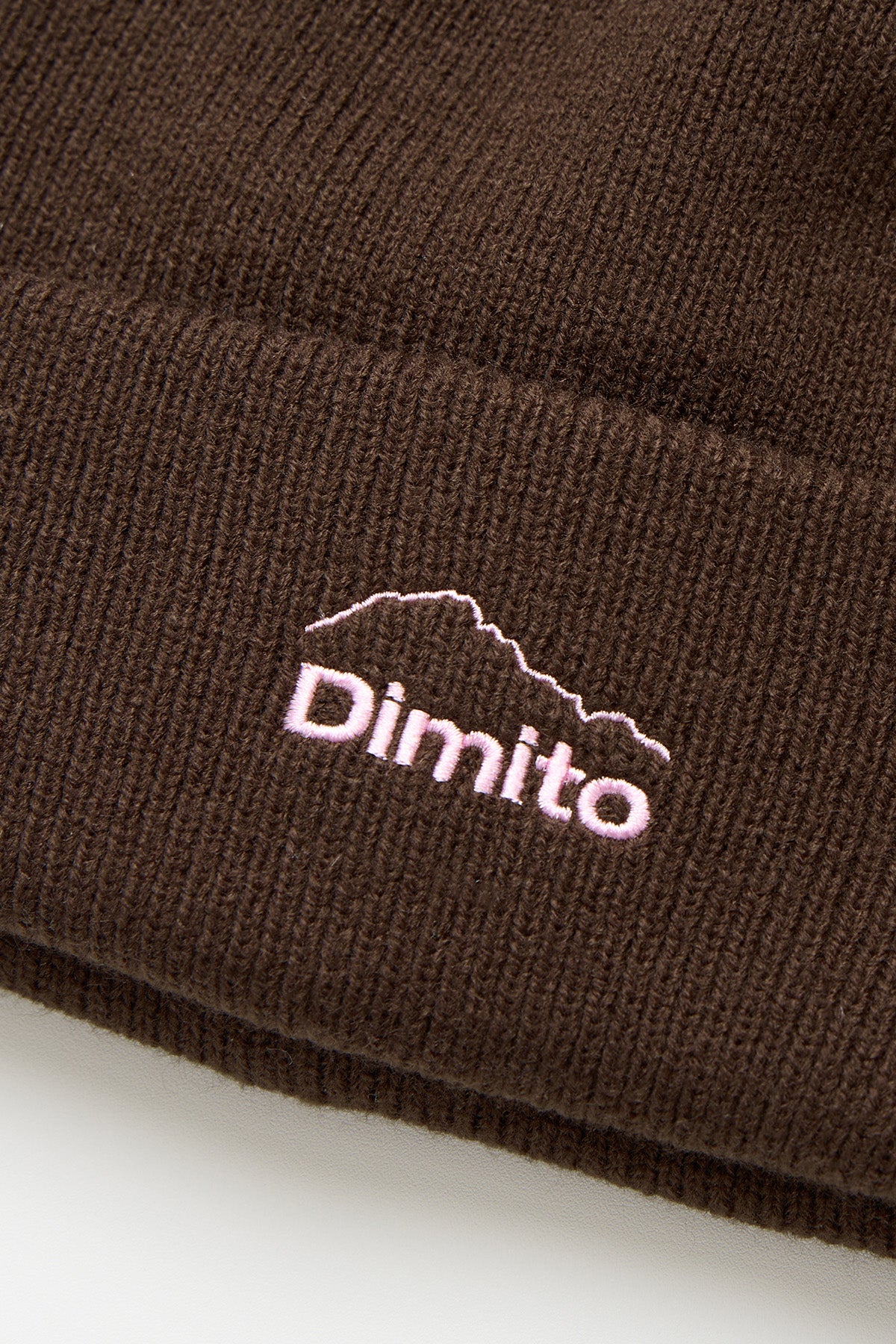 25 DMT LOGO BEANIE BROWN