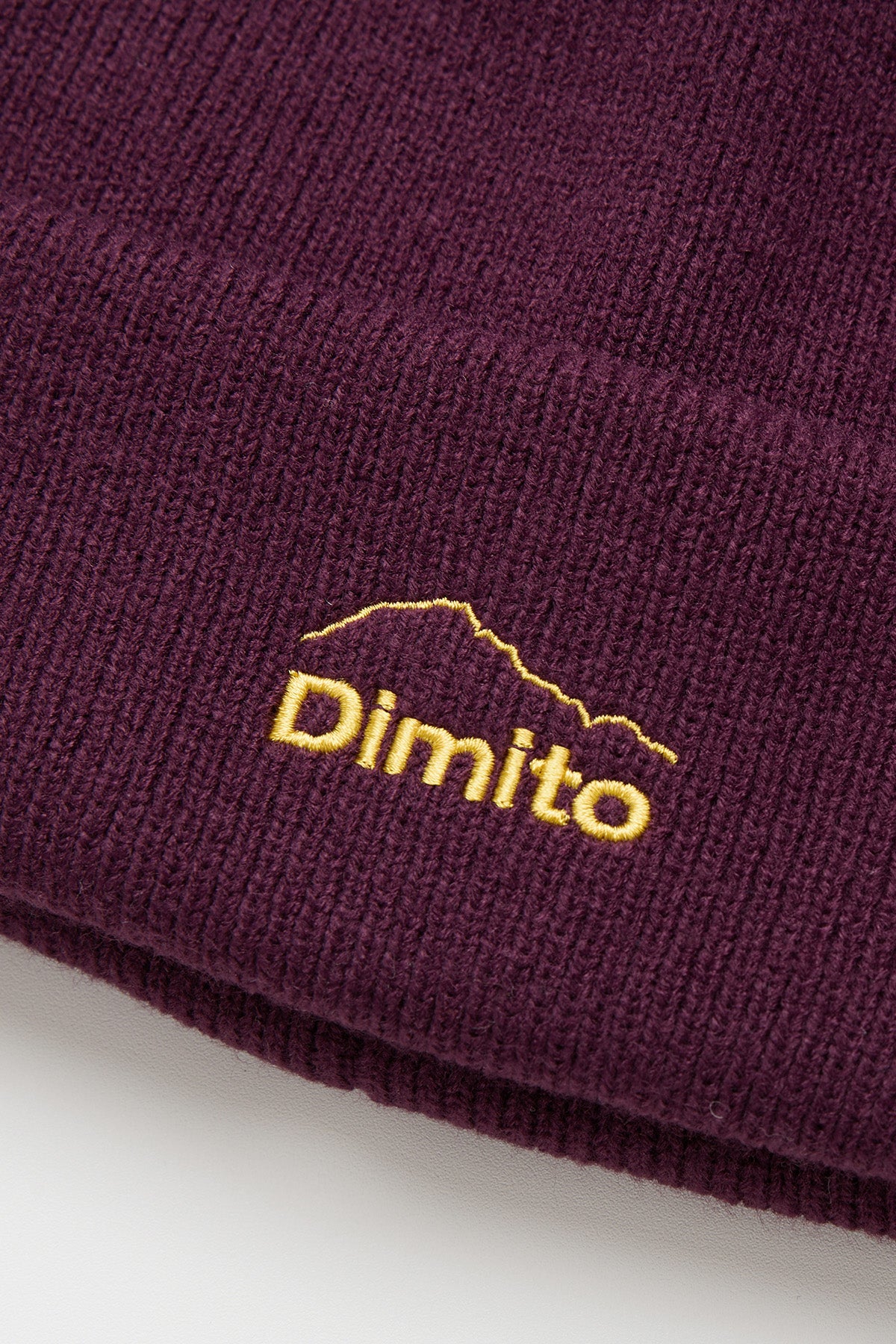 25 DMT LOGO BEANIE WINE
