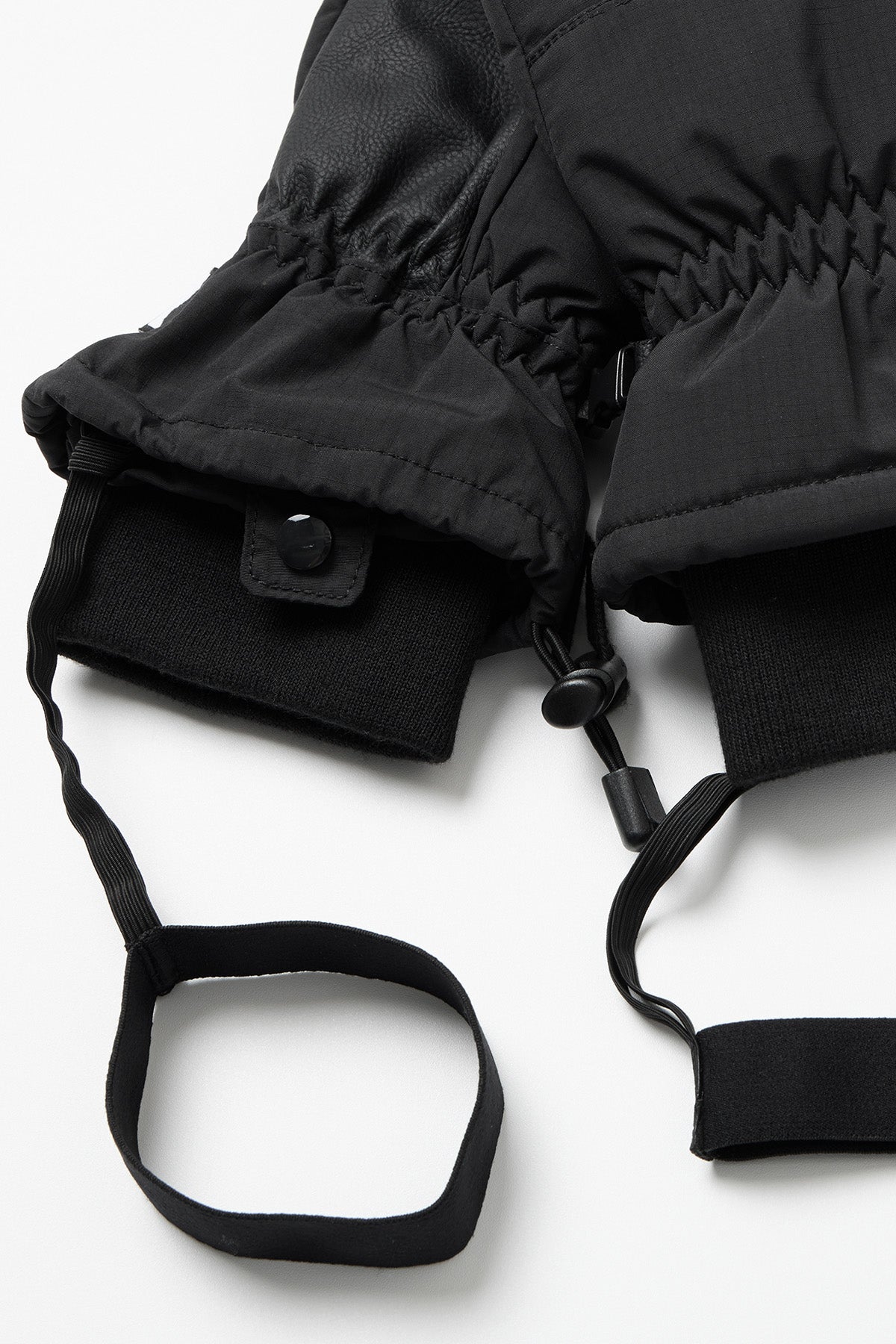 BLOCK VENT MITTEN BLACK