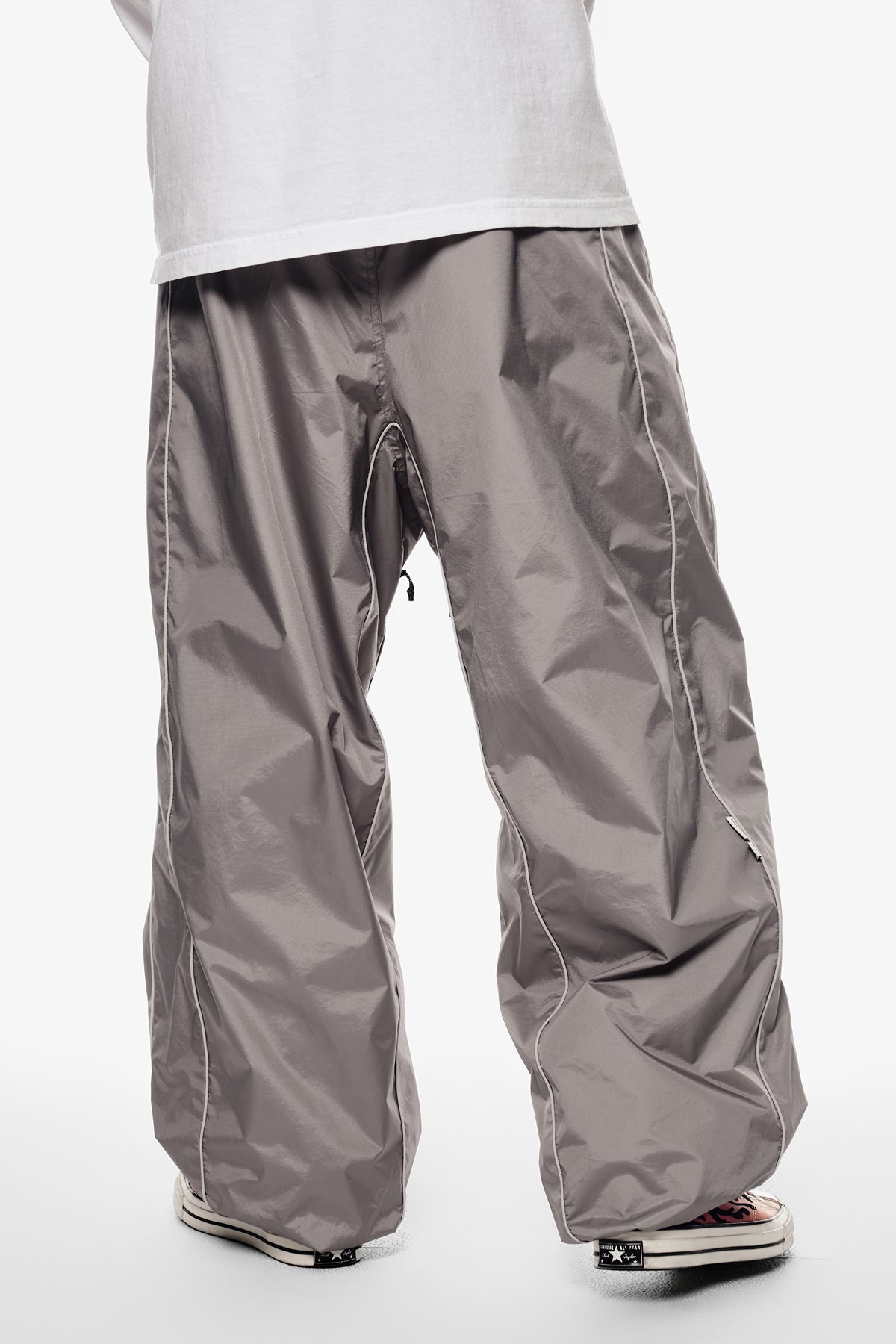 [PLAYBOY x DIMITO] PIPING BANDED PANTS (WIDE FIT LV.2) CONCRETE GREY