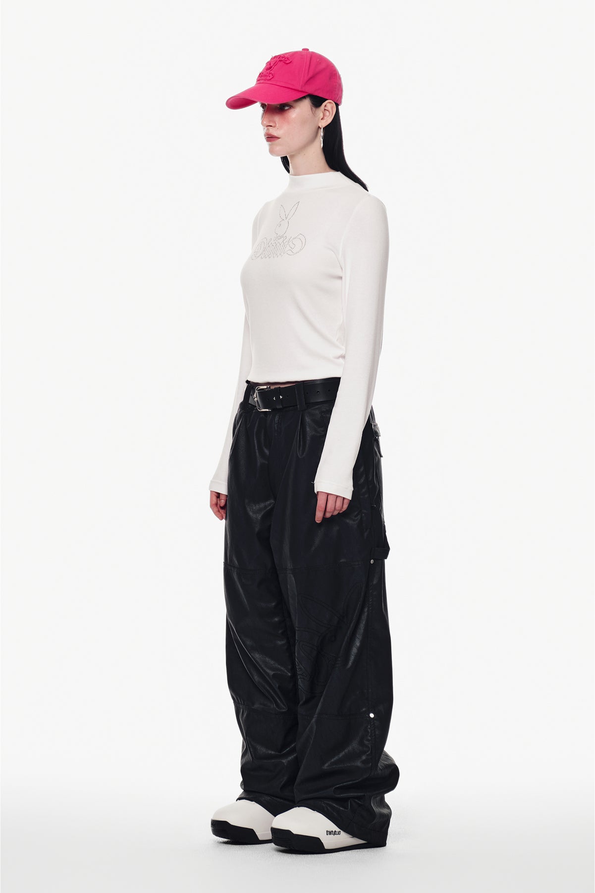 [PLAYBOY x DIMITO] BUNNY CHARMSTONE NECK TOP WHITE