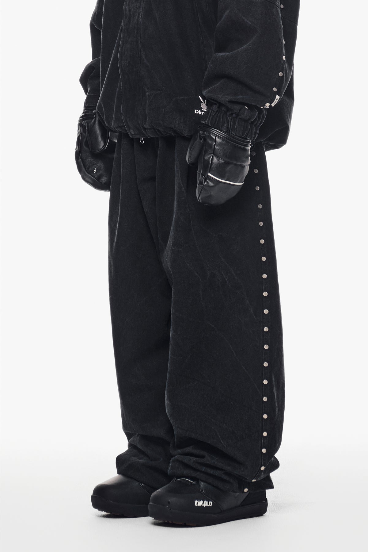 [PLAYBOY x DIMITO] STUD LINE OG DENIM PANTS (WIDE FIT LV.2) WASHED BLACK