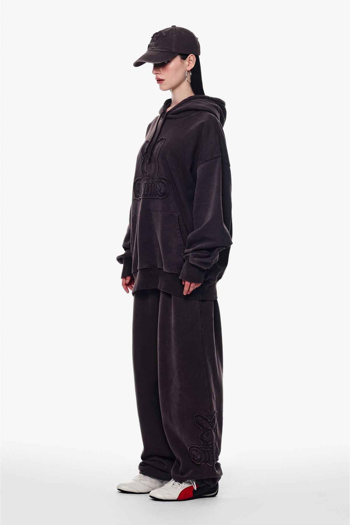 [PLAYBOY x DIMITO] BUNNY SWEATPANTS WASHED WINE