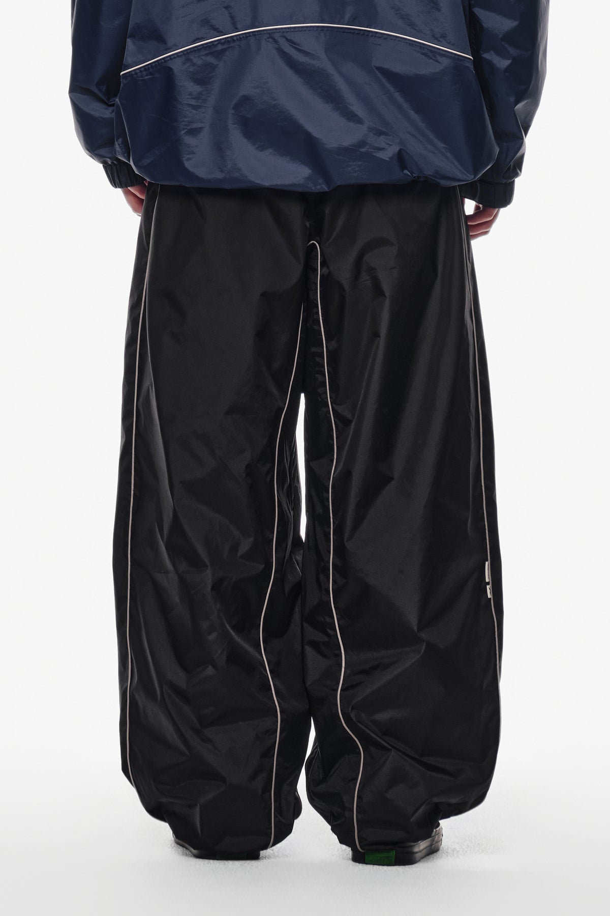 [PLAYBOY x DIMITO] PIPING BANDED PANTS (WIDE FIT LV.2) BLACK