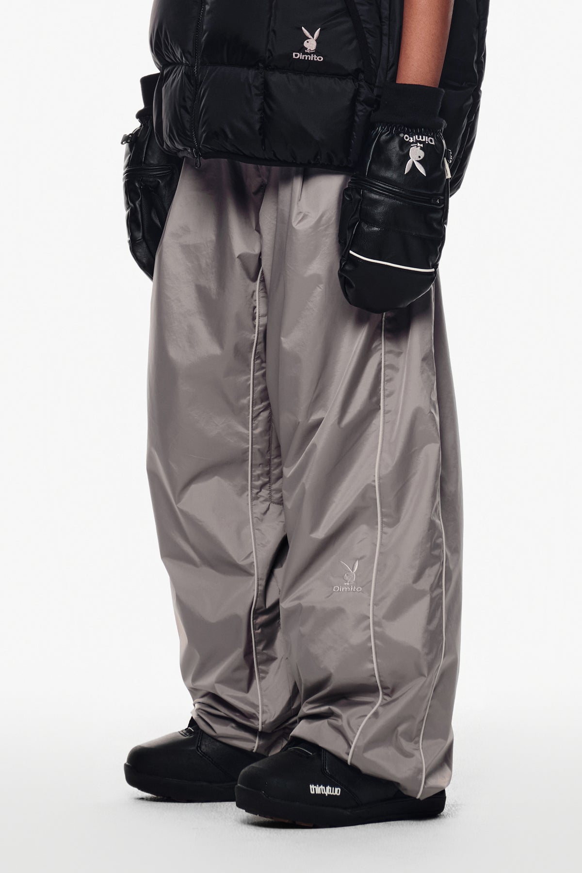 [PLAYBOY x DIMITO] PIPING BANDED PANTS (WIDE FIT LV.2) CONCRETE GREY