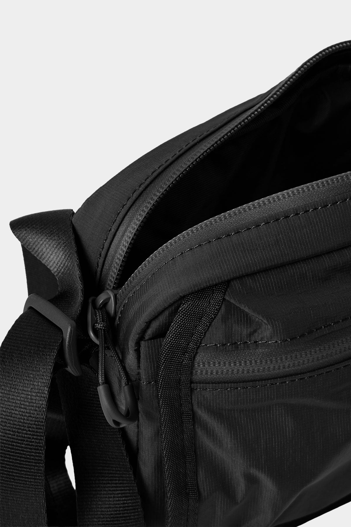 [FOUND POCKET] DICE CROSS BAG BLACK