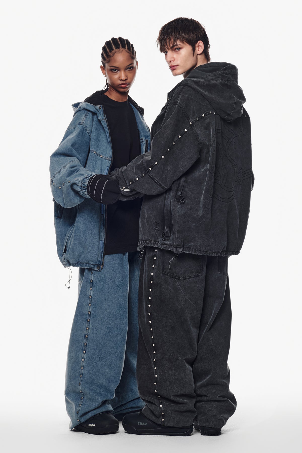 [PLAYBOY x DIMITO] STUD LINE OG DENIM PANTS (WIDE FIT LV.2) WASHED GREY