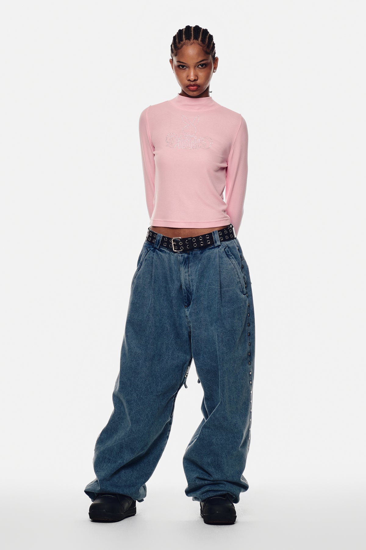[PLAYBOY x DIMITO] STUD LINE OG DENIM PANTS (WIDE FIT LV.2) WASHED BLUE