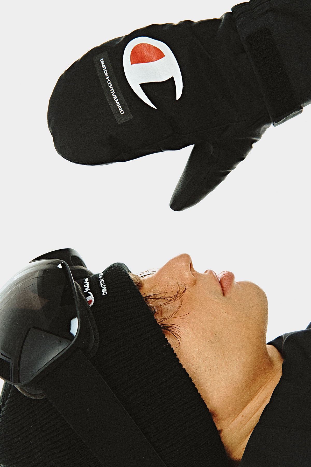 [CHAMPION x DIMITO] C-LOGO MITTEN BLACK (Available date : 26.10.12)