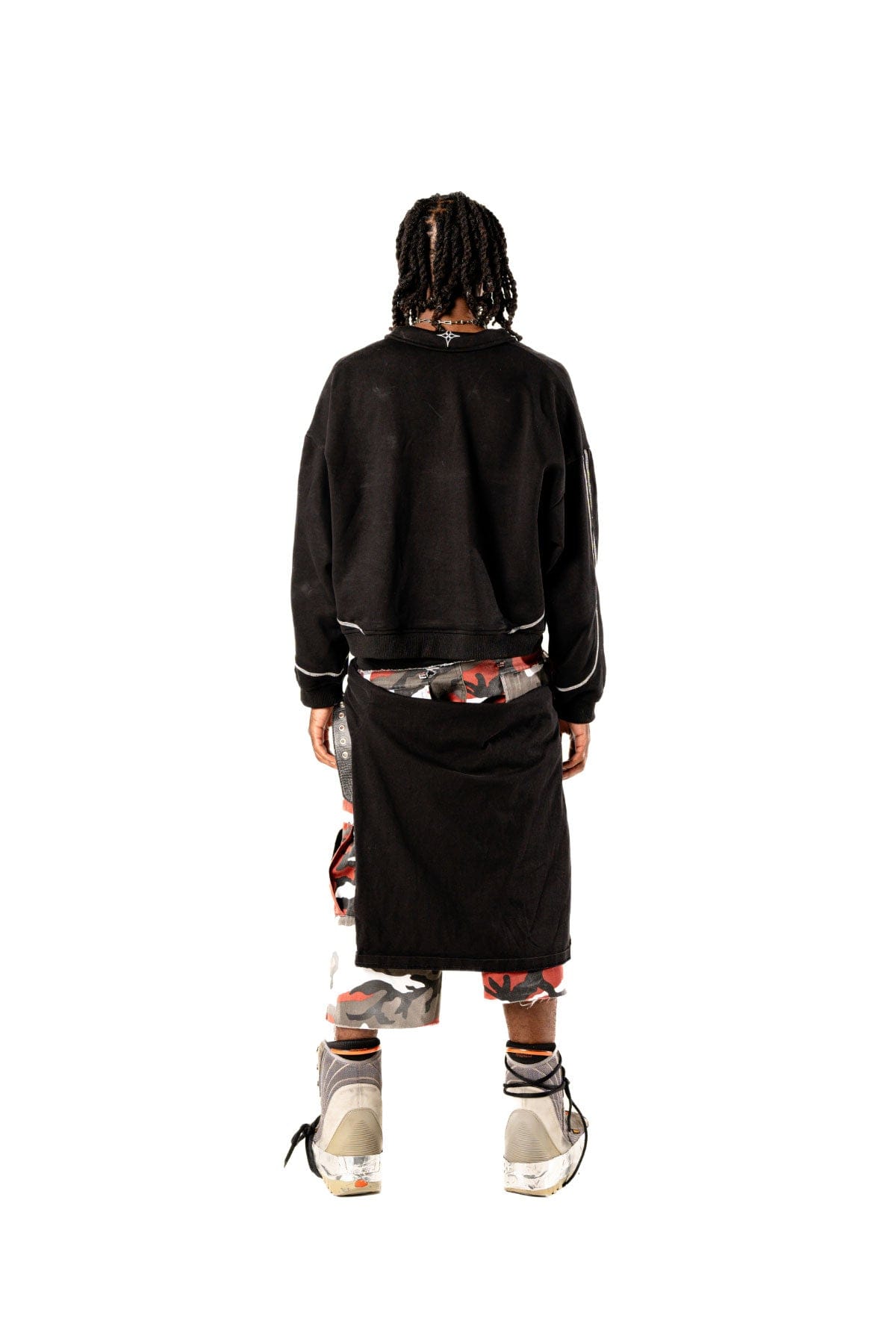 [PROMO] [CLOSNEA] ESSENTIAL SWEATER BLACK