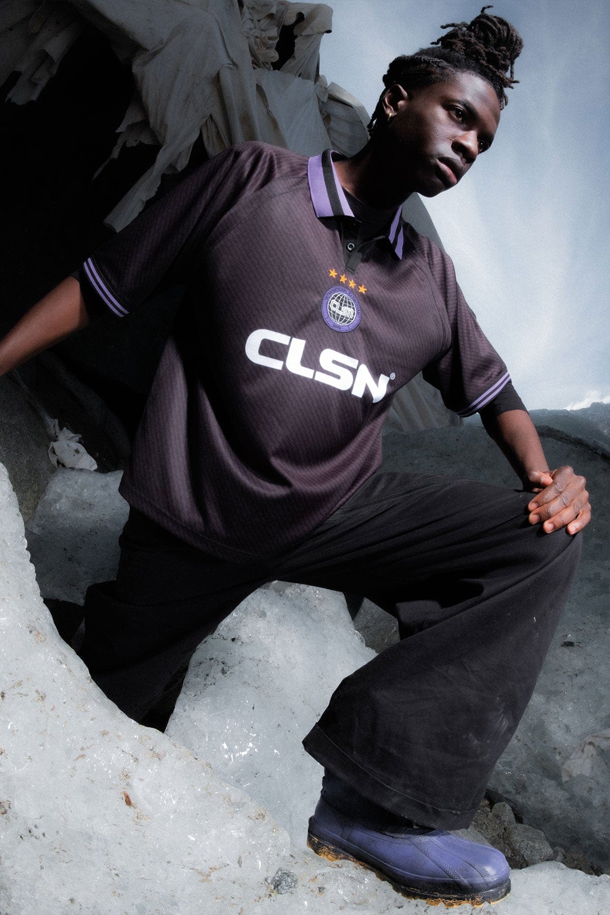 [INVITED] [CLOSNEA] ESSENTIAL T-SHIRT BLACK
