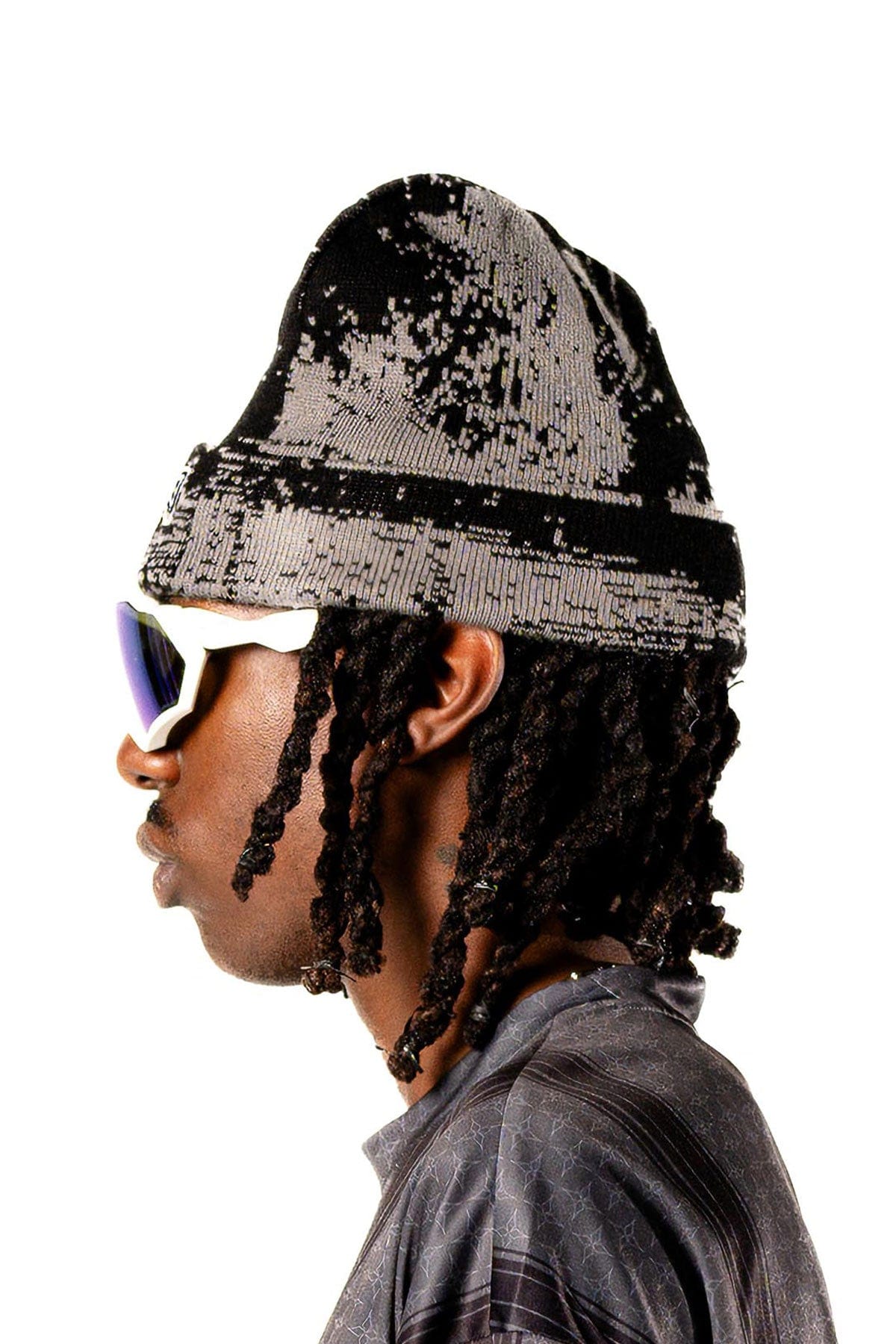 [INVITED] [CLOSNEA] ESSENTIAL BEANIE PAINTED BLACK
