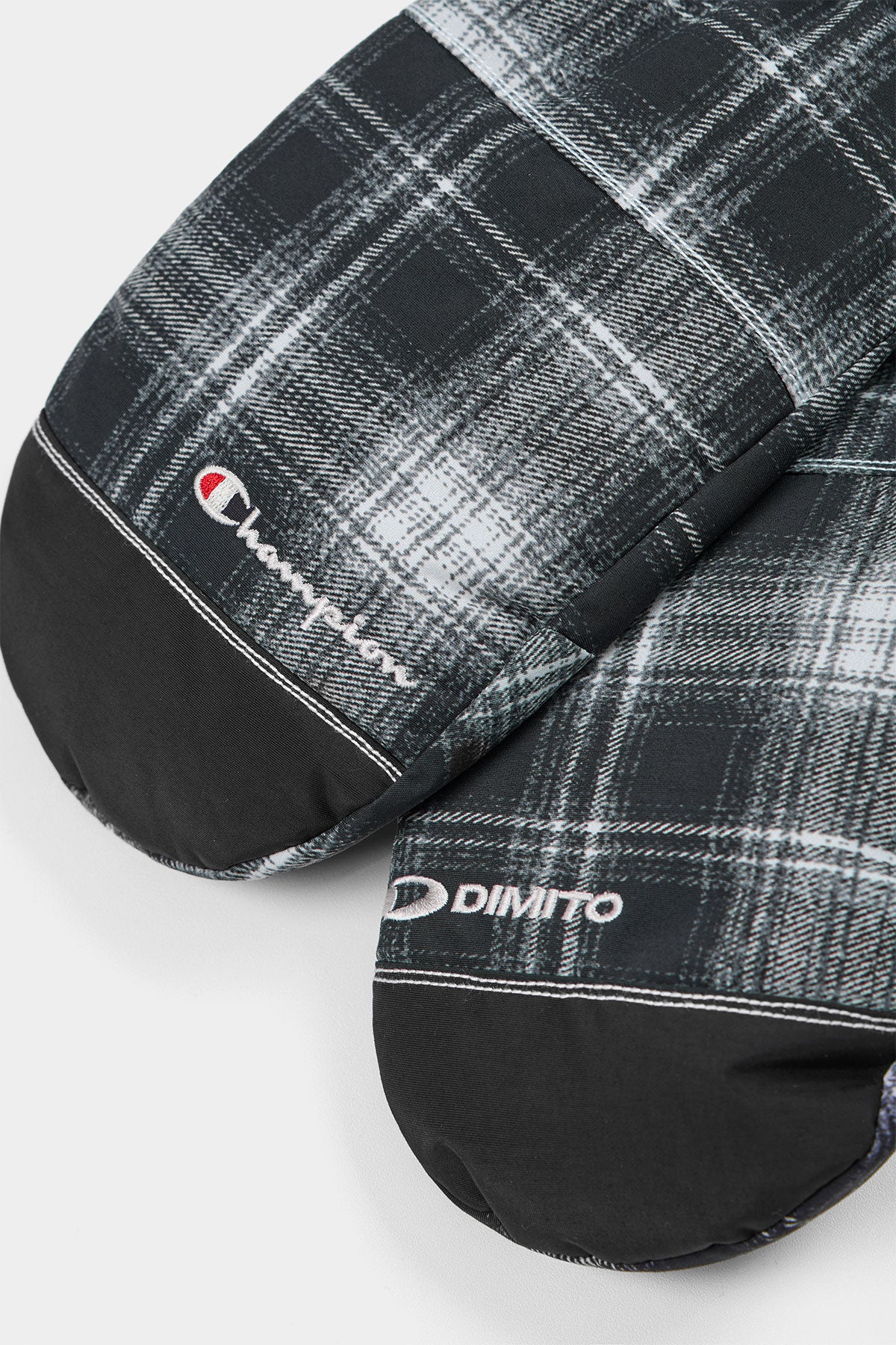 [CHAMPION x DIMITO] STITCHED LINE MITTEN FILM SCREEN (Available date : 26.10.12)
