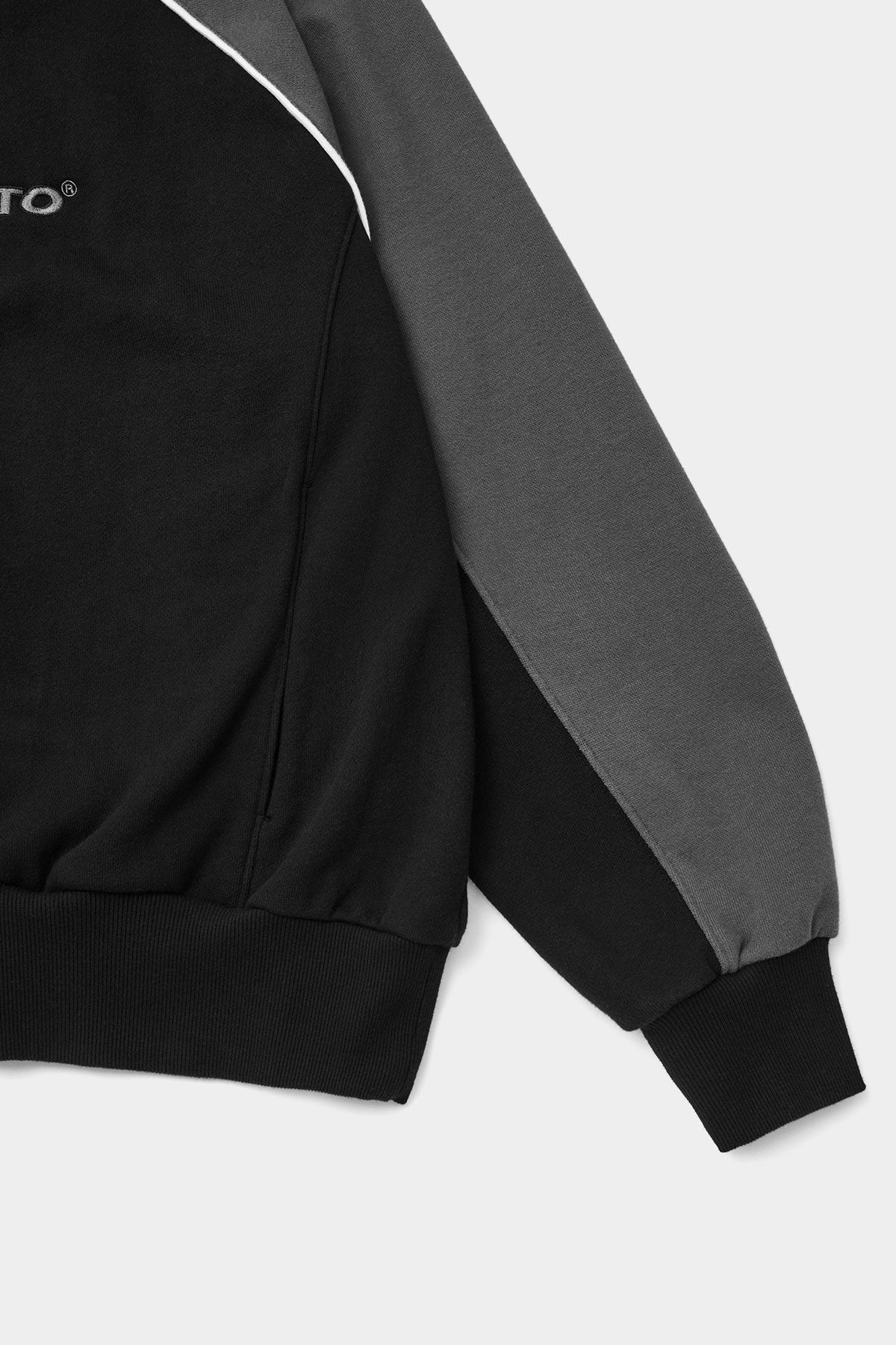SPORTS HALF ZIP SWEATSHIRT BLACK