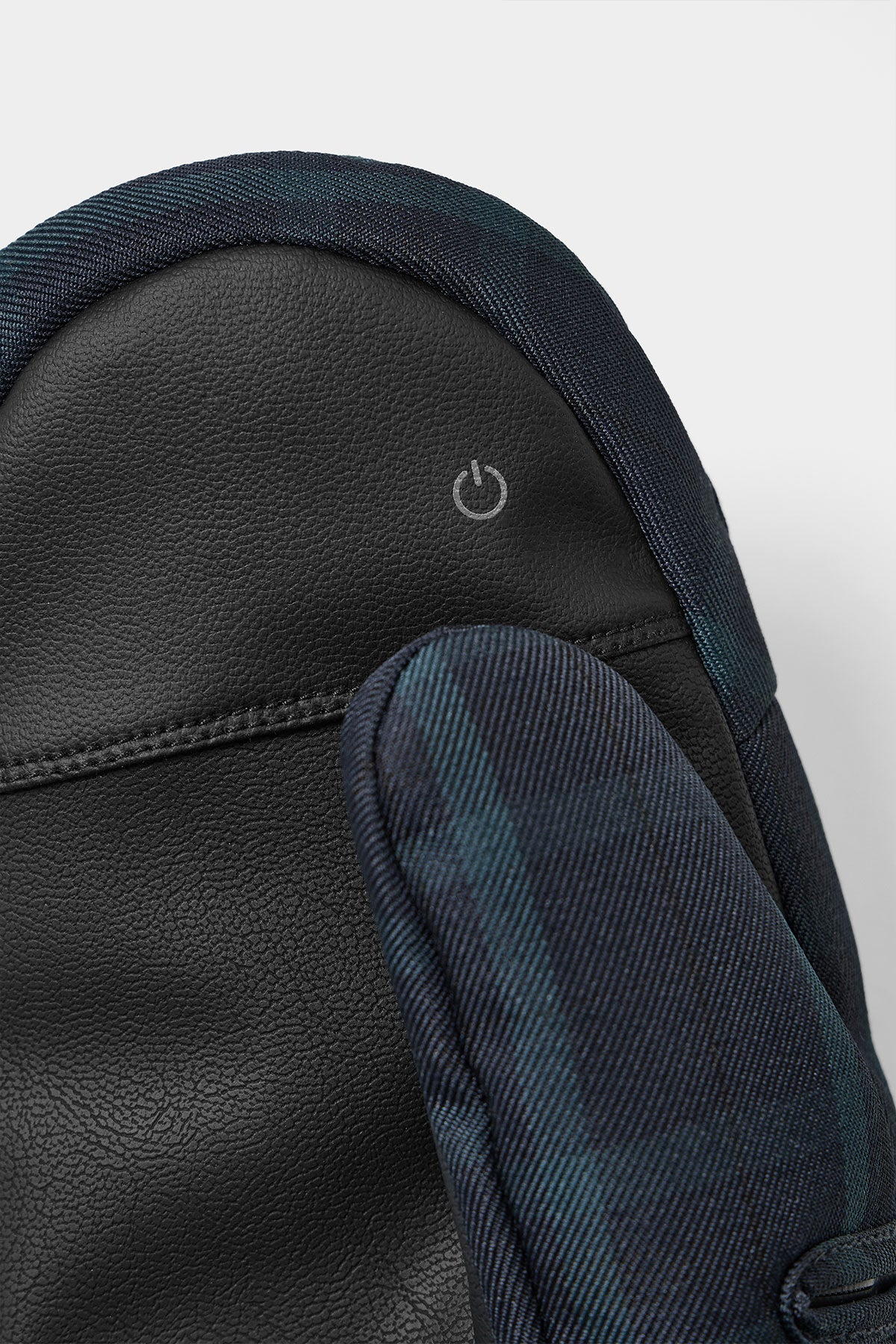CHECKER EASY OPEN MITTEN NAVY CHECK