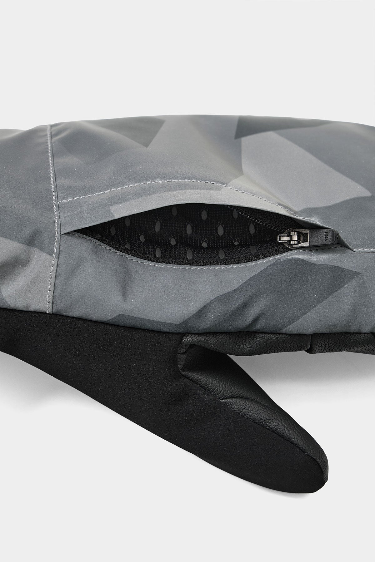 AIR VENT MITTEN REFLECTIVE CAMO