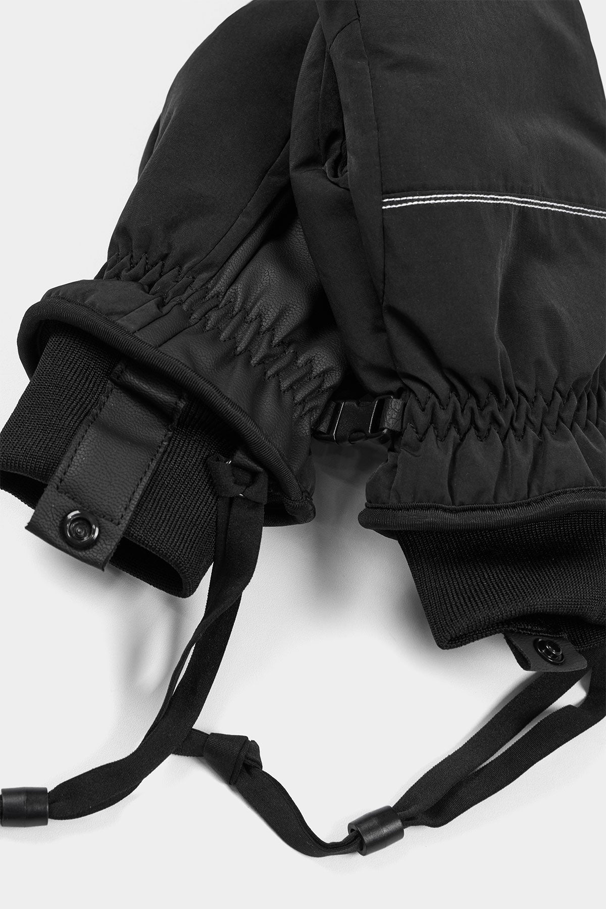 [CHAMPION x DIMITO] STITCHED LINE MITTEN BLACK (Available date : 26.10.12)