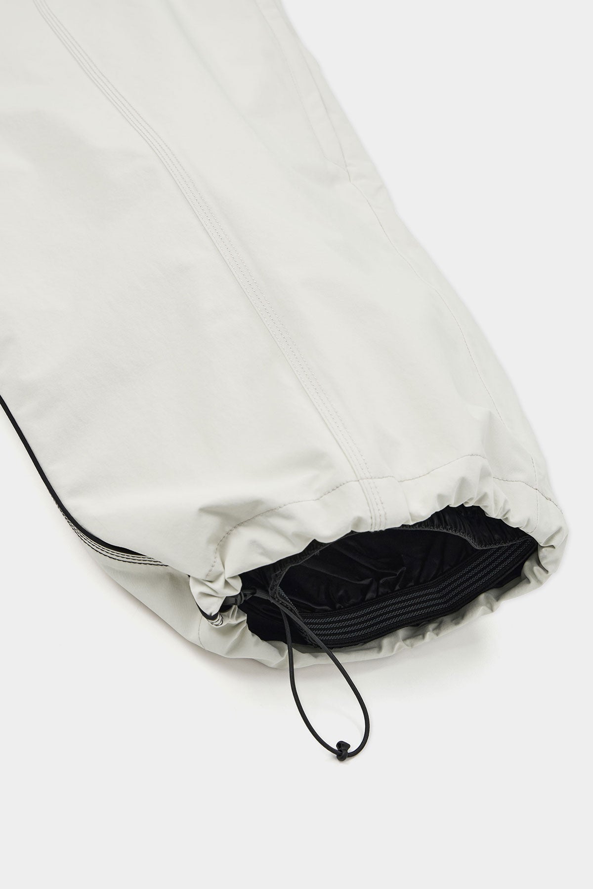 STAFF LINE PANTS (WIDE FIT LV.2) OFF WHITE