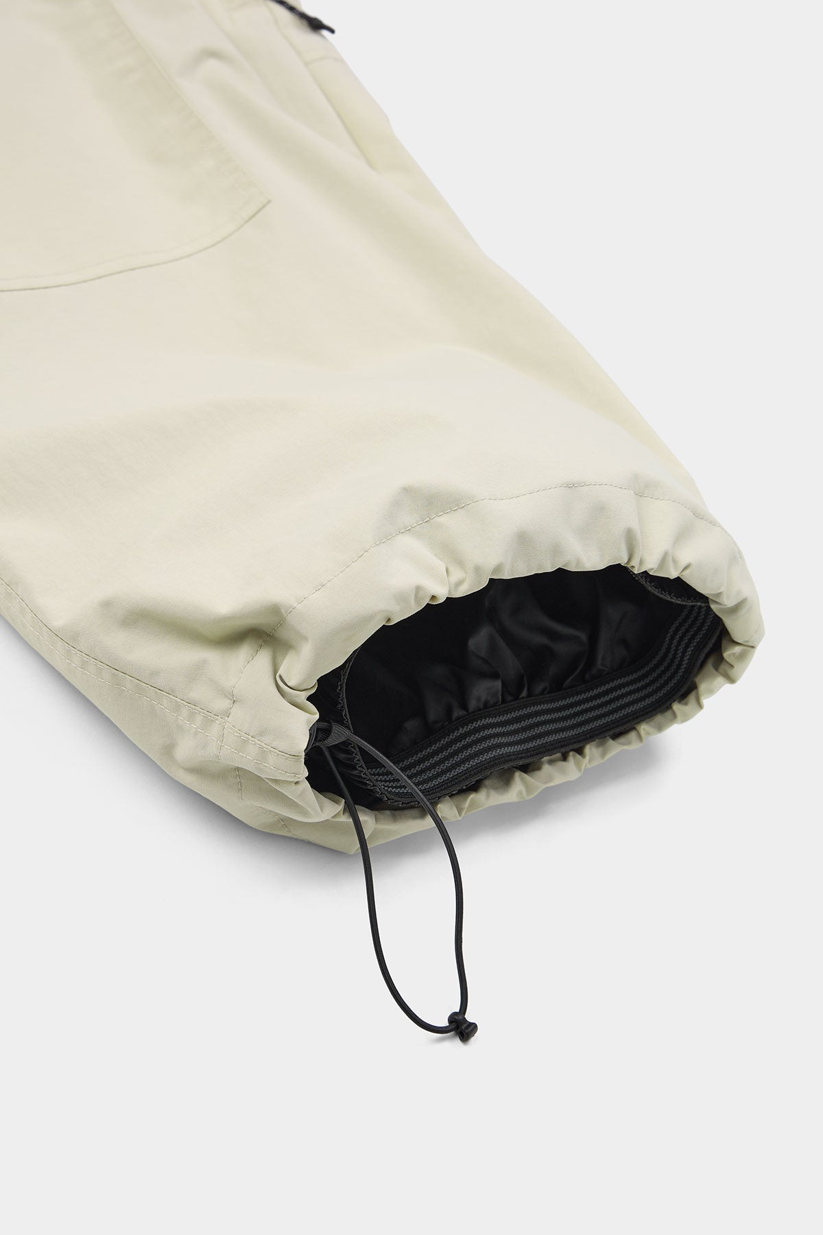 [CHAMPION x DIMITO] SCRIPT CARGO PANTS (WIDE FIT LV.1) WHITE (Available date : 26.10.12)