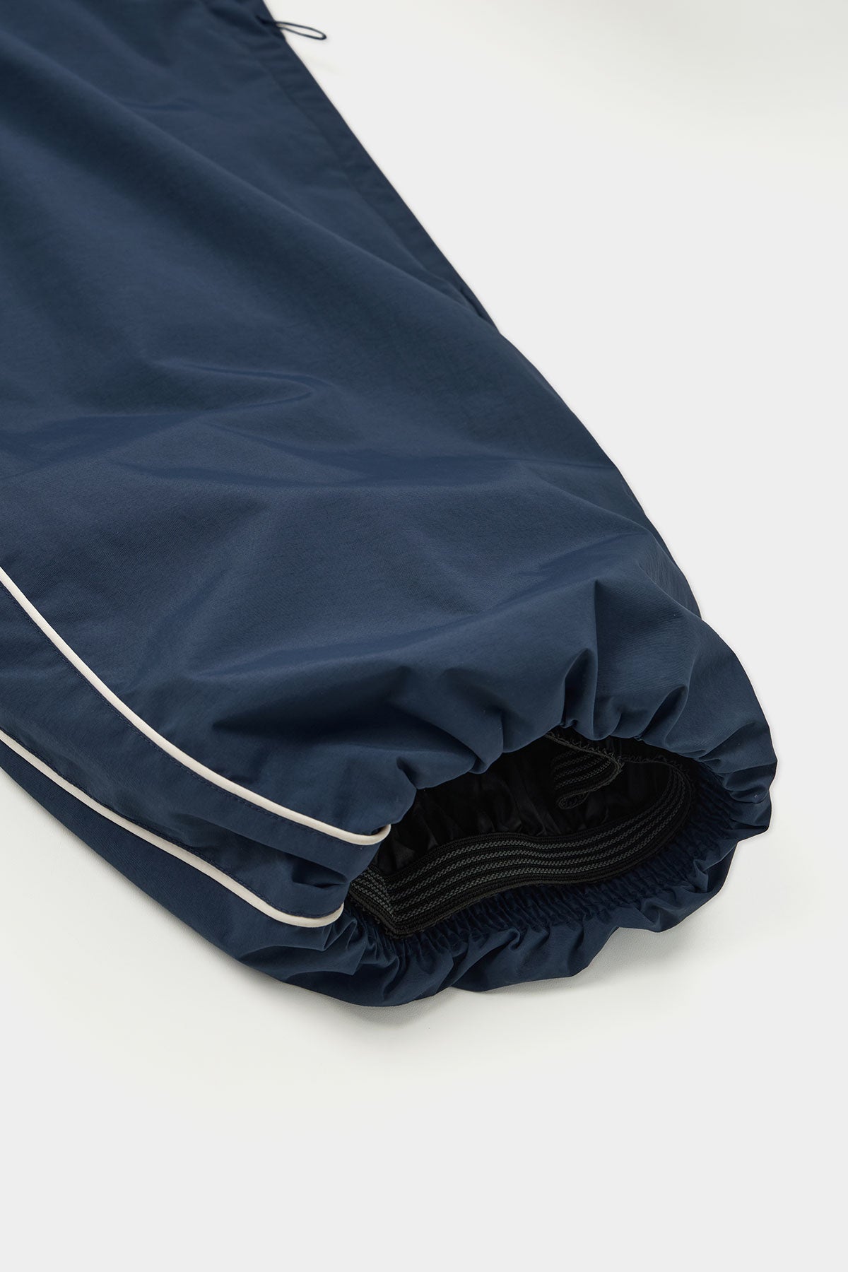 [CHAMPION x DIMITO] SCRIPT TRACK BANDED PANTS (WIDE FIT LV.2) BLACK (Available date : 26.10.12)