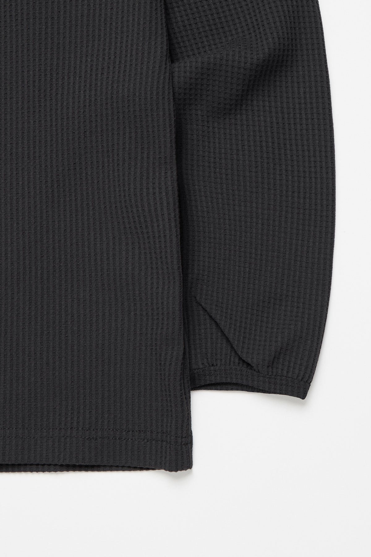 LIGHT WEIGHT WAFFLE LSV TEE BLACK