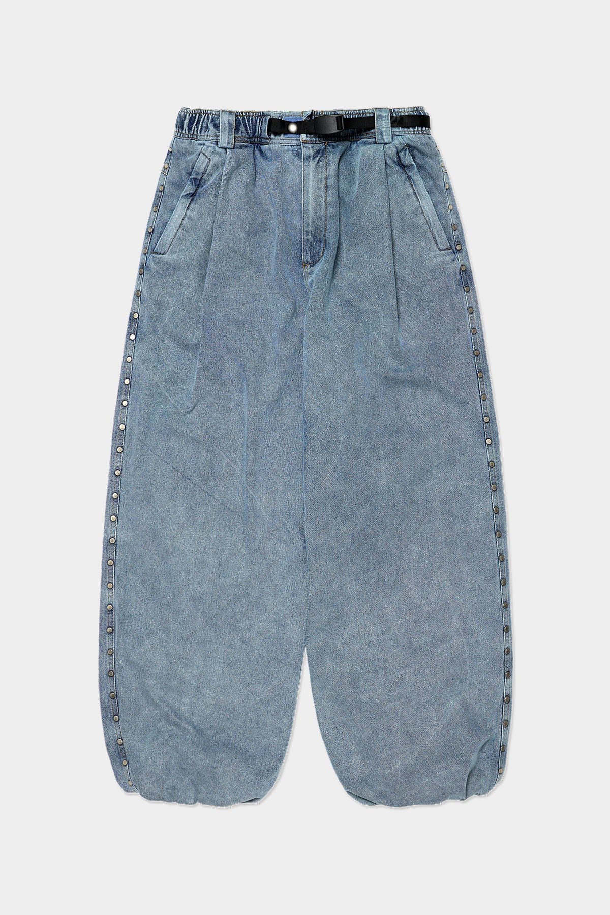 [PLAYBOY x DIMITO] STUD LINE OG DENIM PANTS (WIDE FIT LV.2) WASHED LIGHT BLUE