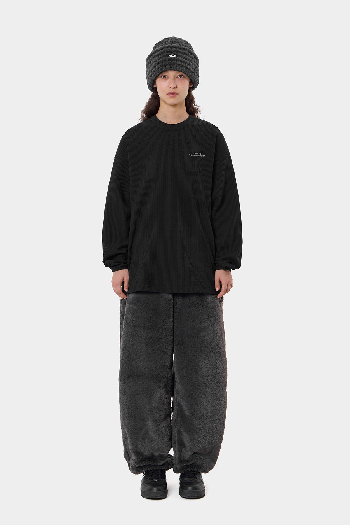 LW WAFFLE LSV TEE BLACK (Delivery date : 26.09.28)