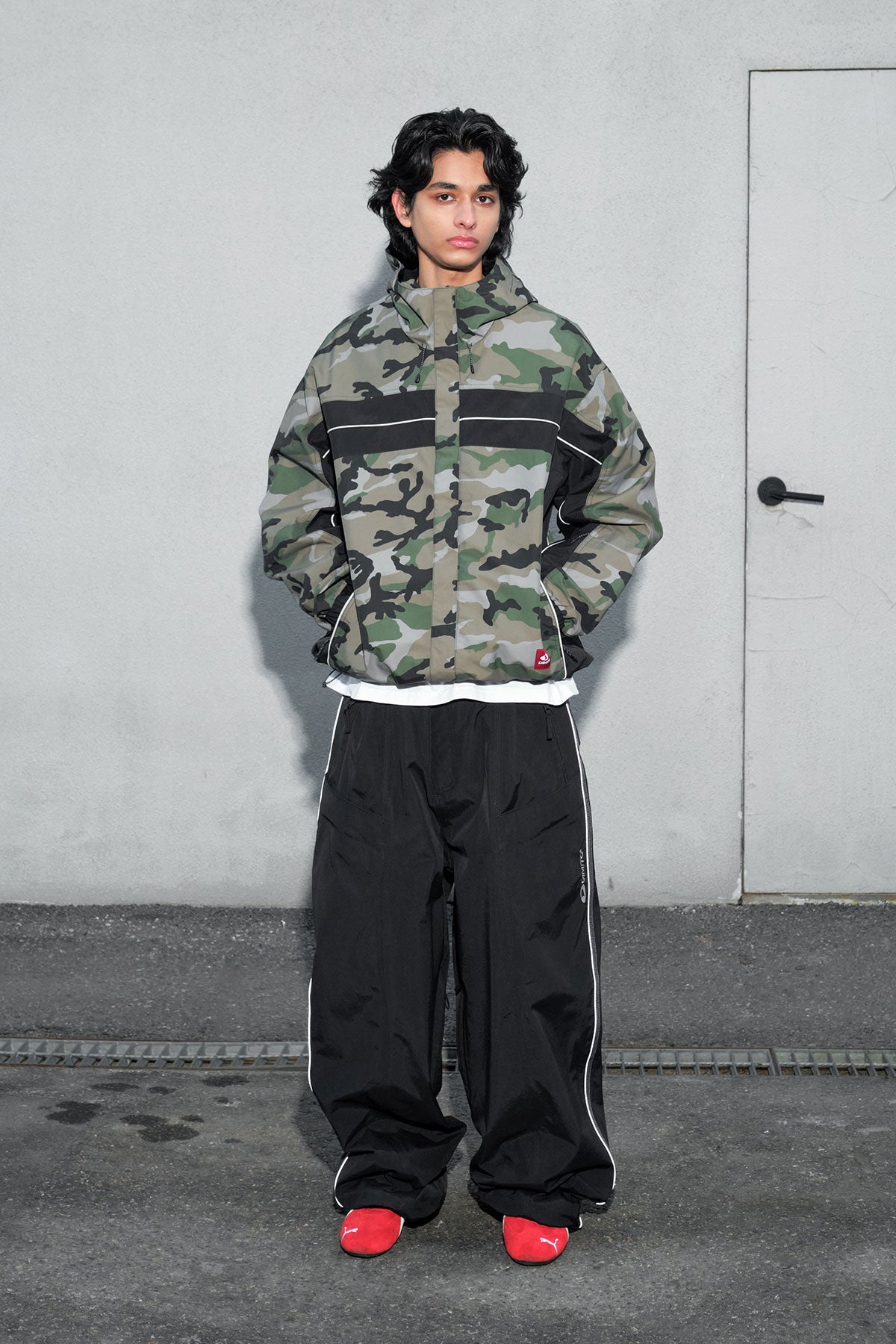 STAFF LINE PANTS (WIDE FIT LV.2) BLACK