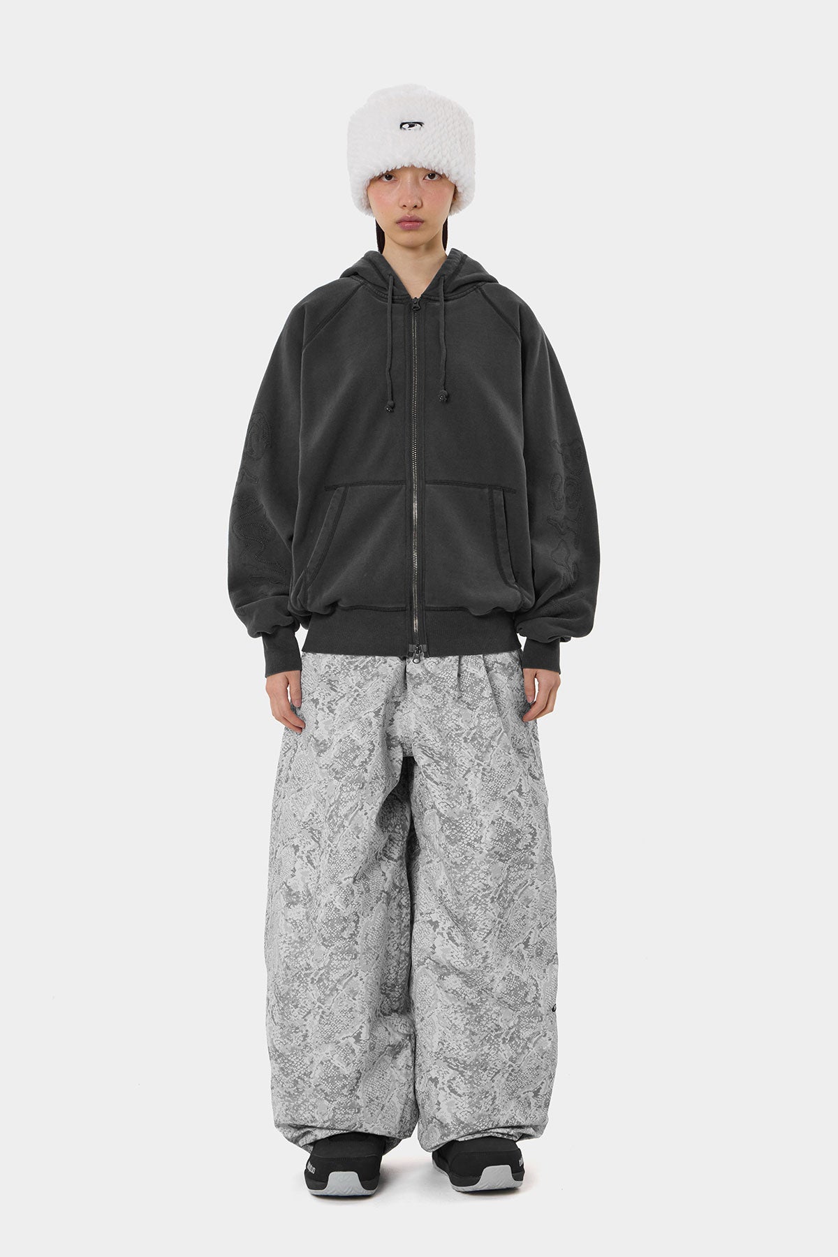 OVERLOCK ZIP-UP GD HOODIE WASHED BLACK