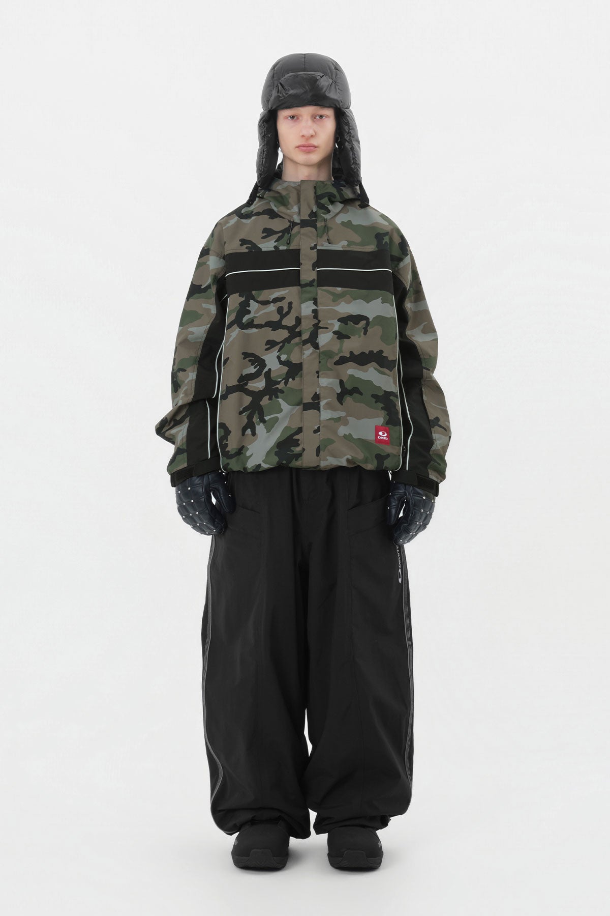 STAFF LINE PANTS (WIDE FIT LV.2) BLACK