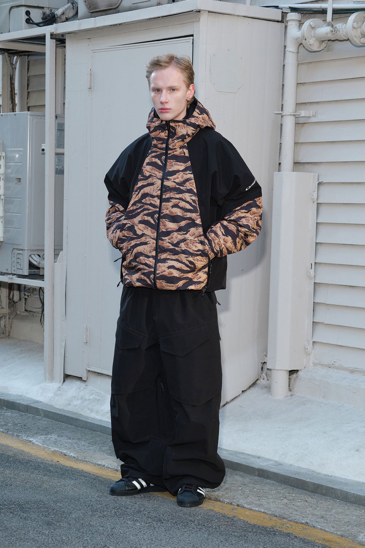 26 AIR VENT BANDED PANTS (WIDE FIT LV.1) BLACK