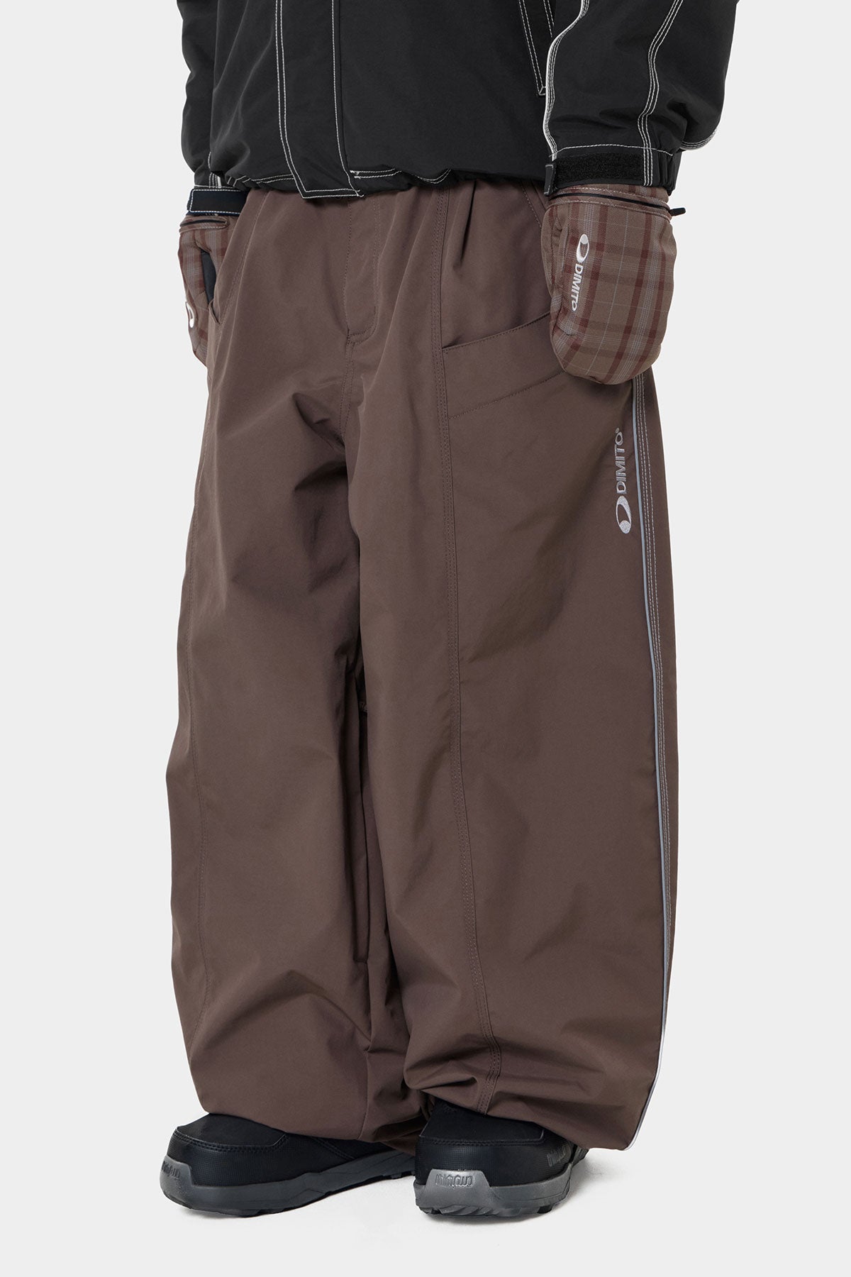 STAFF LINE PANTS (WIDE FIT LV.2) DEEP BROWN