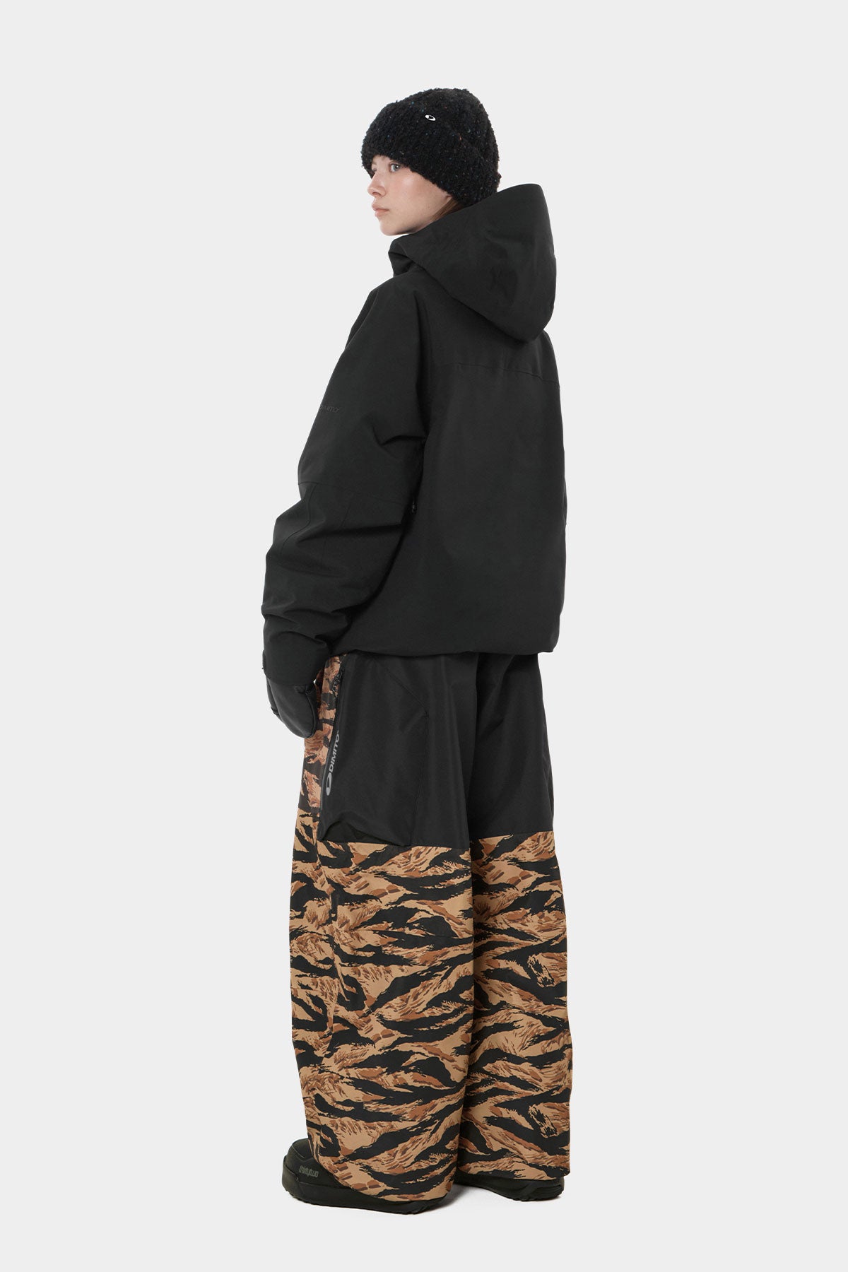 APEX DOWN JACKET BLACK