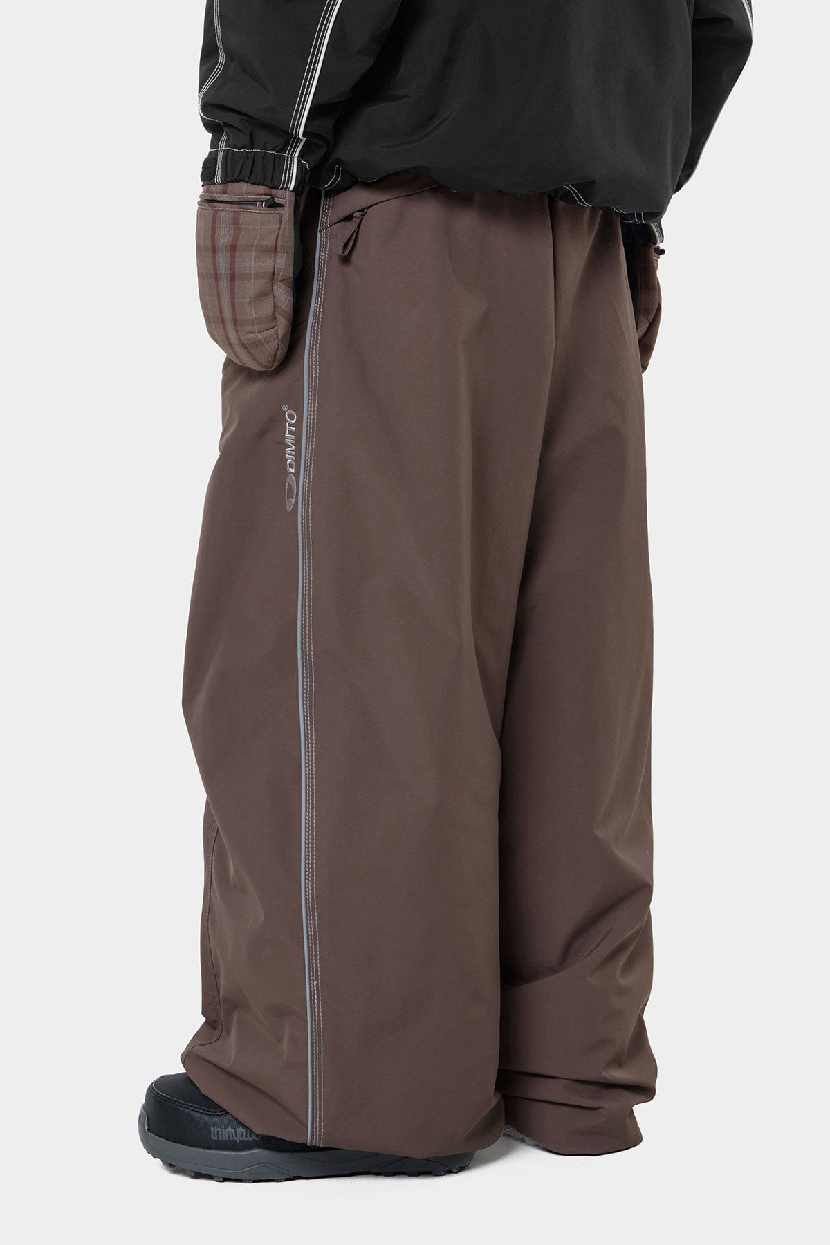 STAFF LINE PANTS (WIDE FIT LV.2) DEEP BROWN