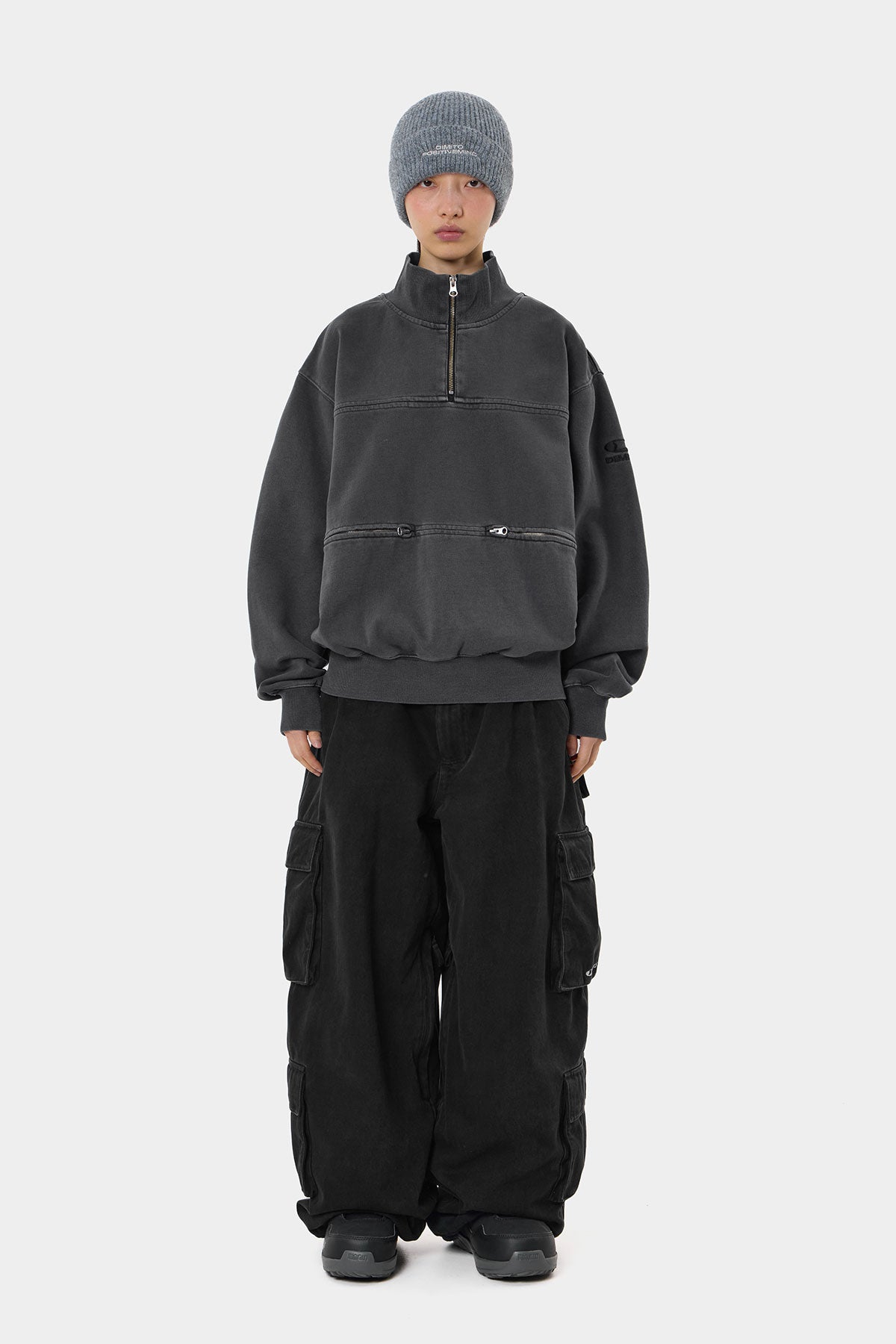 METAL HALF ZIP GD SWEATSHIRT CONCRETE