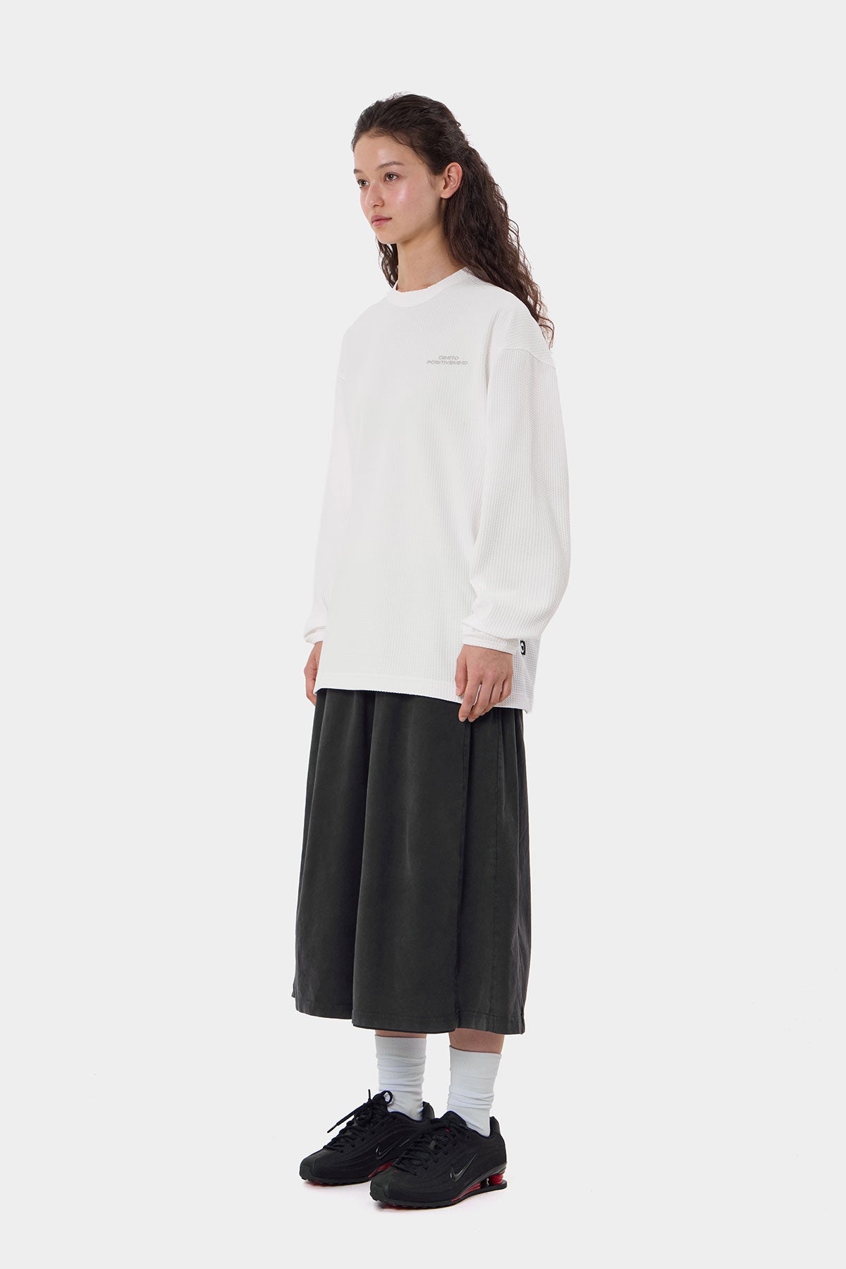 LW WAFFLE LSV TEE WHITE (Delivery date : 26.09.28)