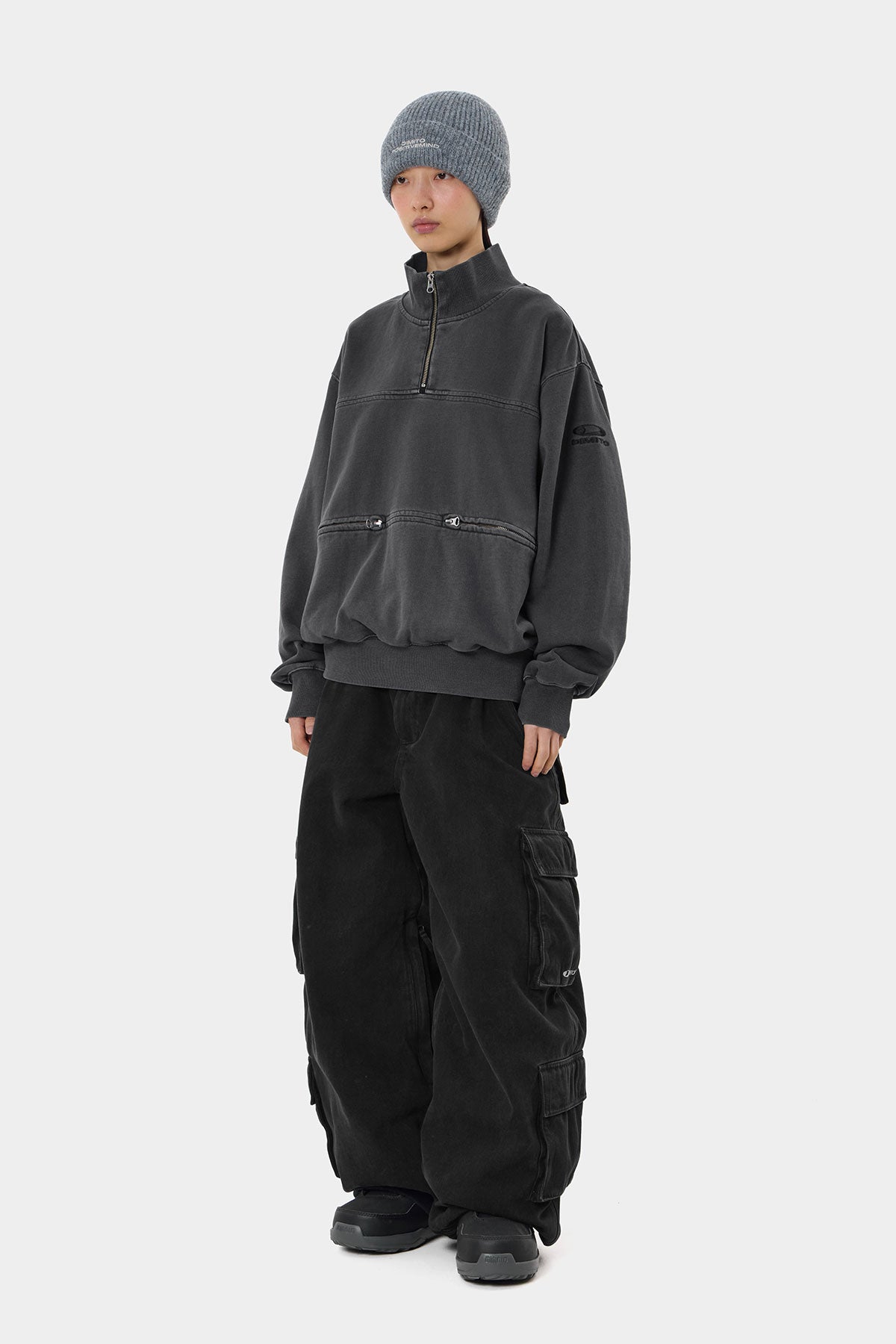 METAL HALF ZIP GD SWEATSHIRT CONCRETE