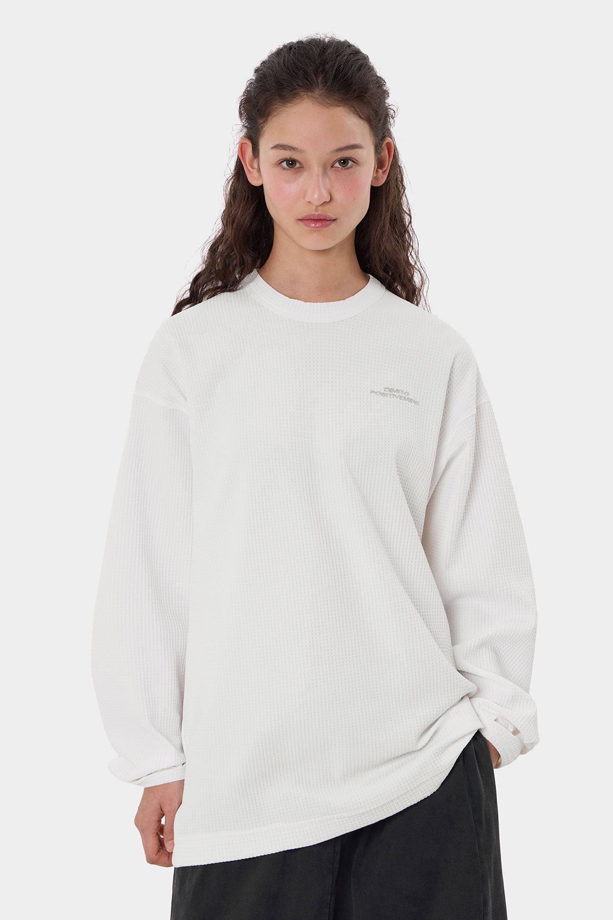 LW WAFFLE LSV TEE WHITE (Delivery date : 26.09.28)