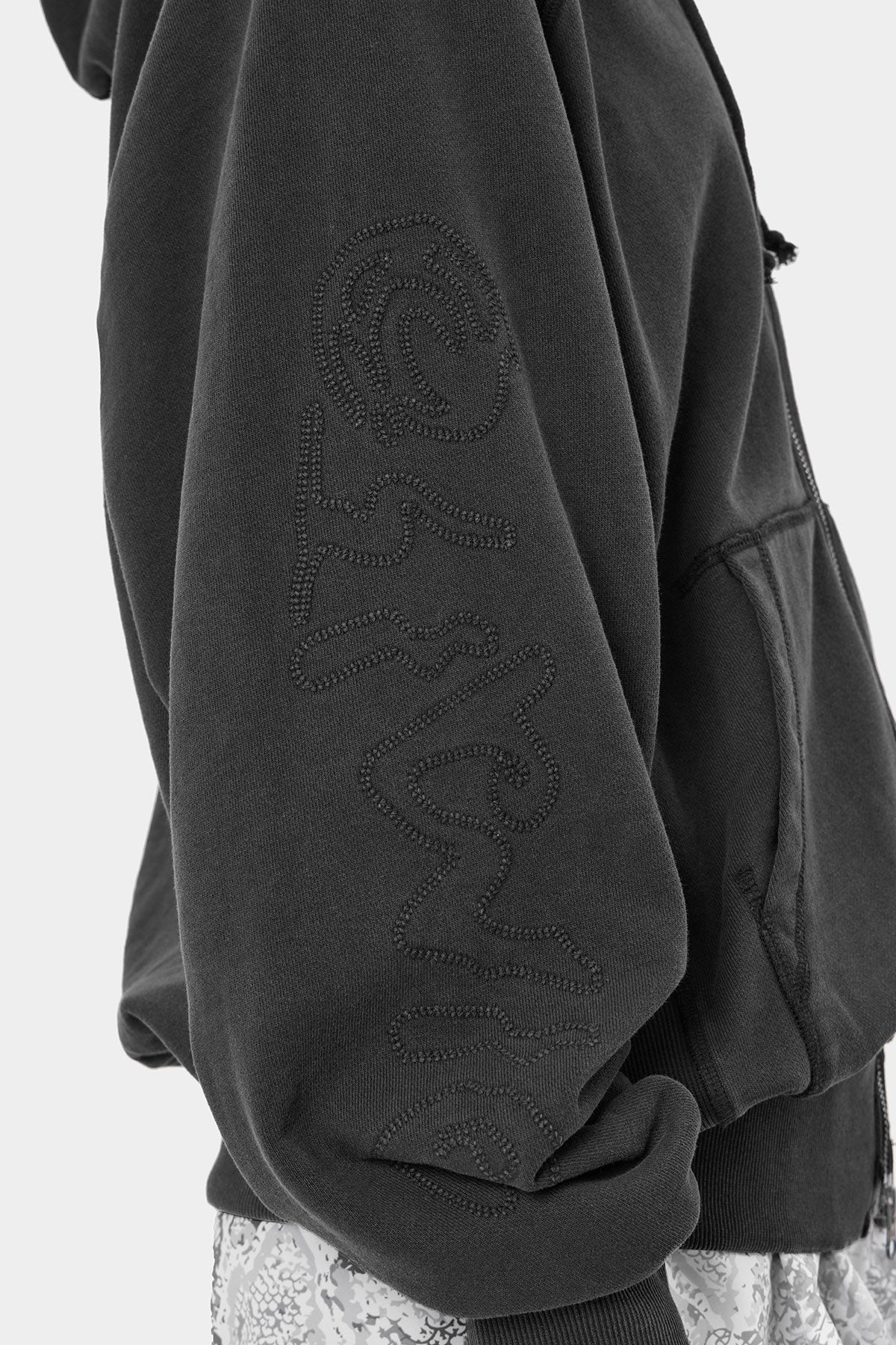 OVERLOCK ZIP-UP GD HOODIE WASHED BLACK