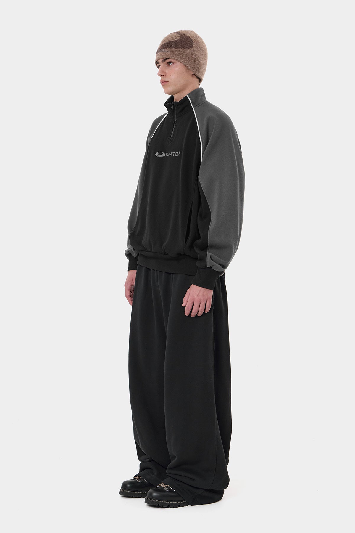 SPORTS HALF ZIP SWEATSHIRT BLACK