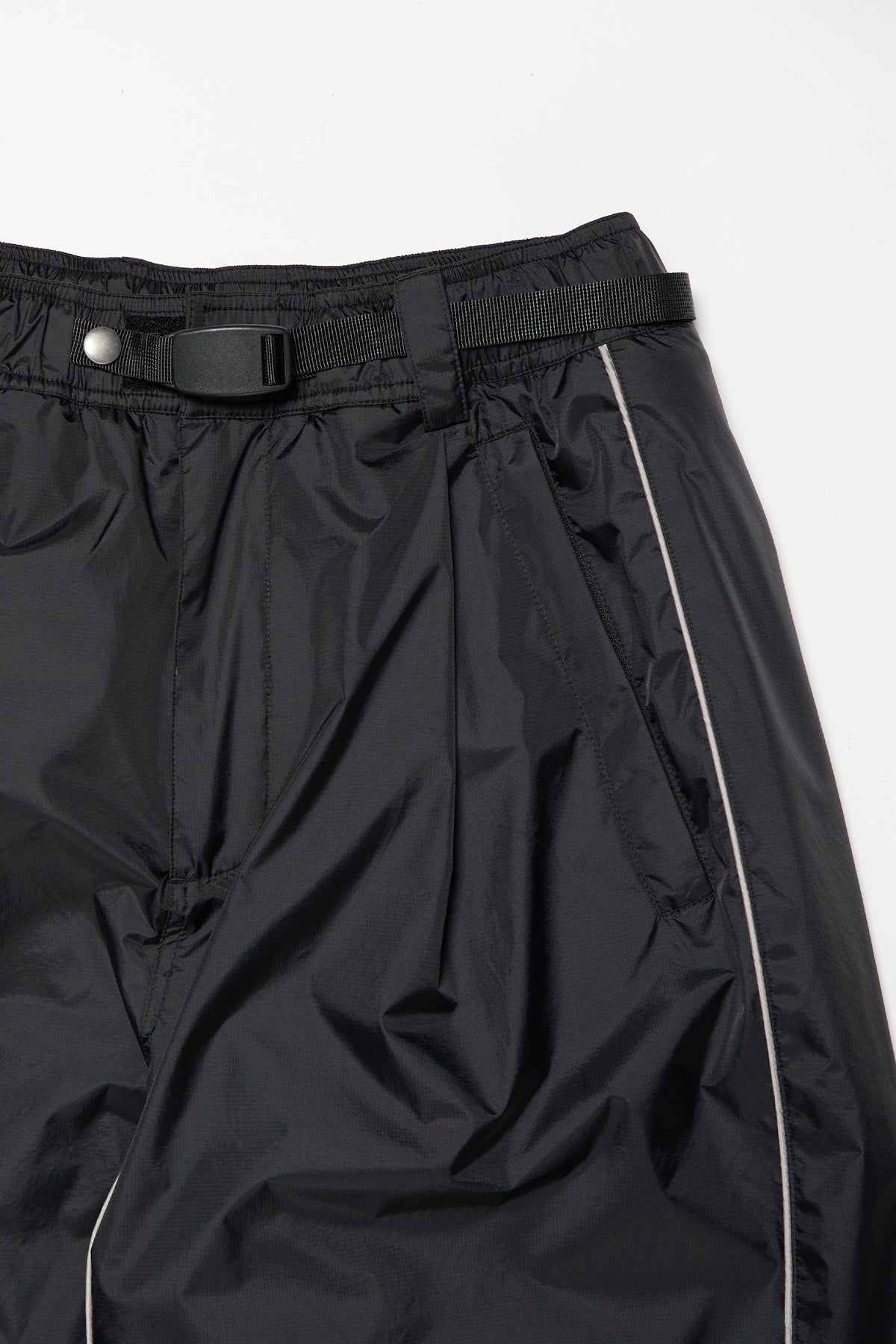 [PLAYBOY x DIMITO] PIPING BANDED PANTS (WIDE FIT LV.2) CONCRETE GREY