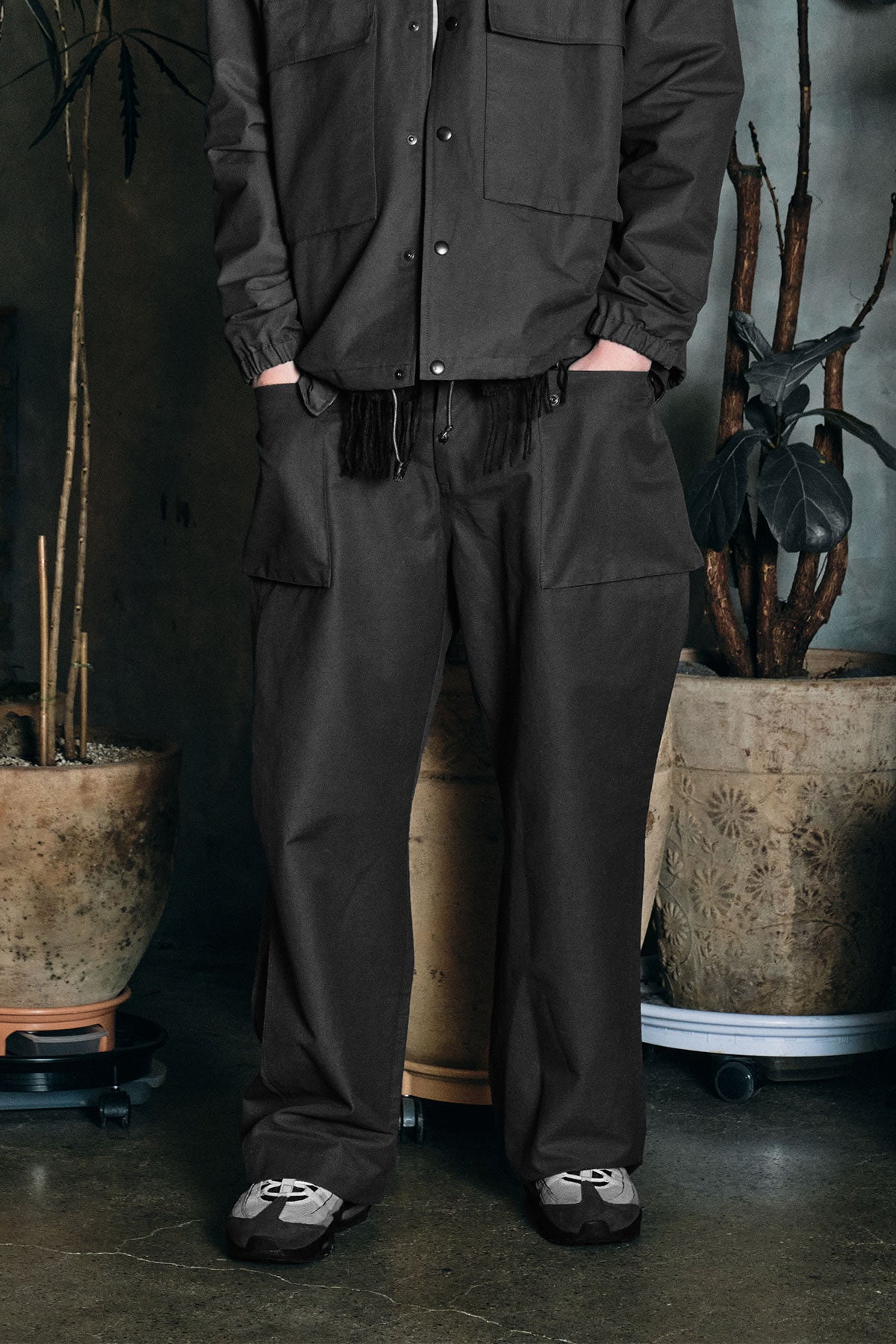 POINTED [FOUND POCKET] CARGO POCKET PANTS GREY